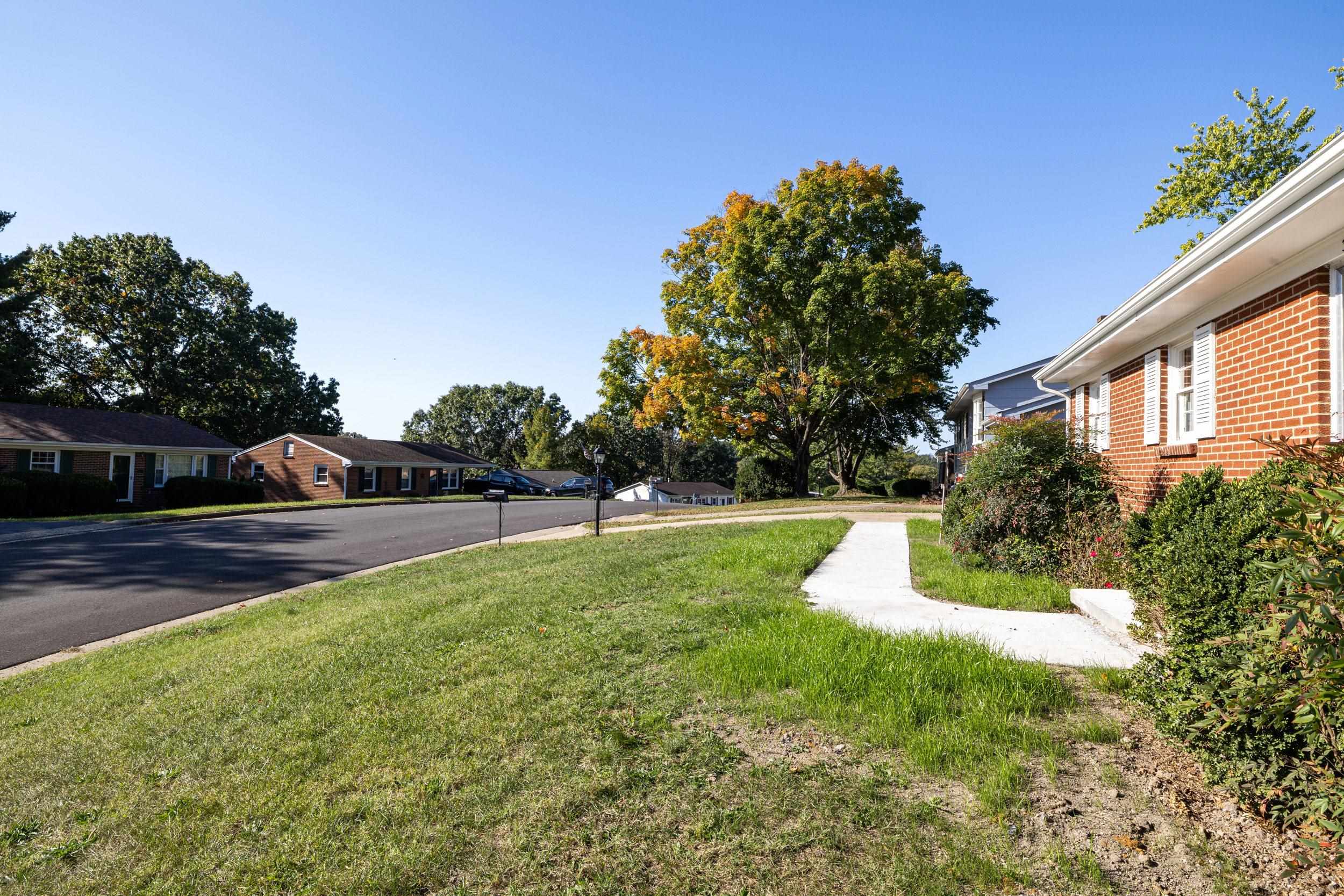 316 MONUMENT DR, STAUNTON, Virginia 24441, 3 Bedrooms Bedrooms, ,1 BathroomBathrooms,Residential,316 Monument Drive, Staunton, Va 24441,316 MONUMENT DR,682196 MLS # 682196 316 MONUMENT DR, STAUNTON, Virginia 24441, 3 Bedrooms Bedrooms, ,1 BathroomBathrooms,Residential,316 Monument Drive, Staunton, Va 24441,316 MONUMENT DR,682196 MLS # 682196