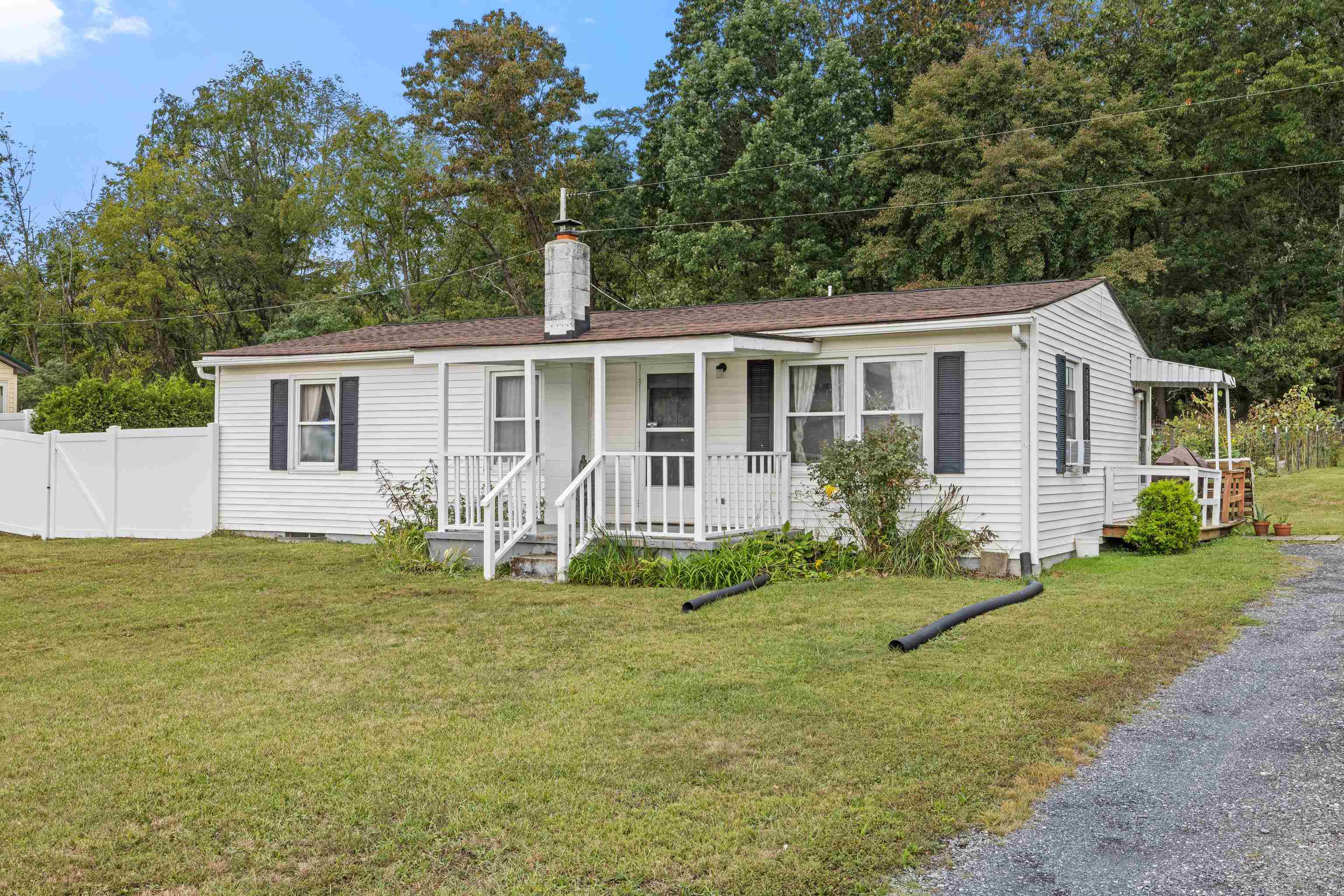 3284 MORRIS MILL RD, STAUNTON, Virginia 24401, 3 Bedrooms Bedrooms, ,1 BathroomBathrooms,Residential,3284 MORRIS MILL RD,682199 MLS # 682199 3284 MORRIS MILL RD, STAUNTON, Virginia 24401, 3 Bedrooms Bedrooms, ,1 BathroomBathrooms,Residential,3284 MORRIS MILL RD,682199 MLS # 682199