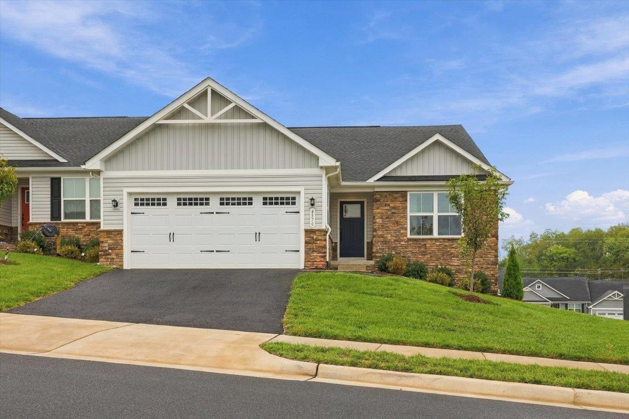 4570 MELVILLE ST, ROCKINGHAM, Virginia 22801, 3 Bedrooms Bedrooms, ,2 BathroomsBathrooms,Residential,4570 MELVILLE ST,682200 MLS # 682200 4570 MELVILLE ST, ROCKINGHAM, Virginia 22801, 3 Bedrooms Bedrooms, ,2 BathroomsBathrooms,Residential,4570 MELVILLE ST,682200 MLS # 682200