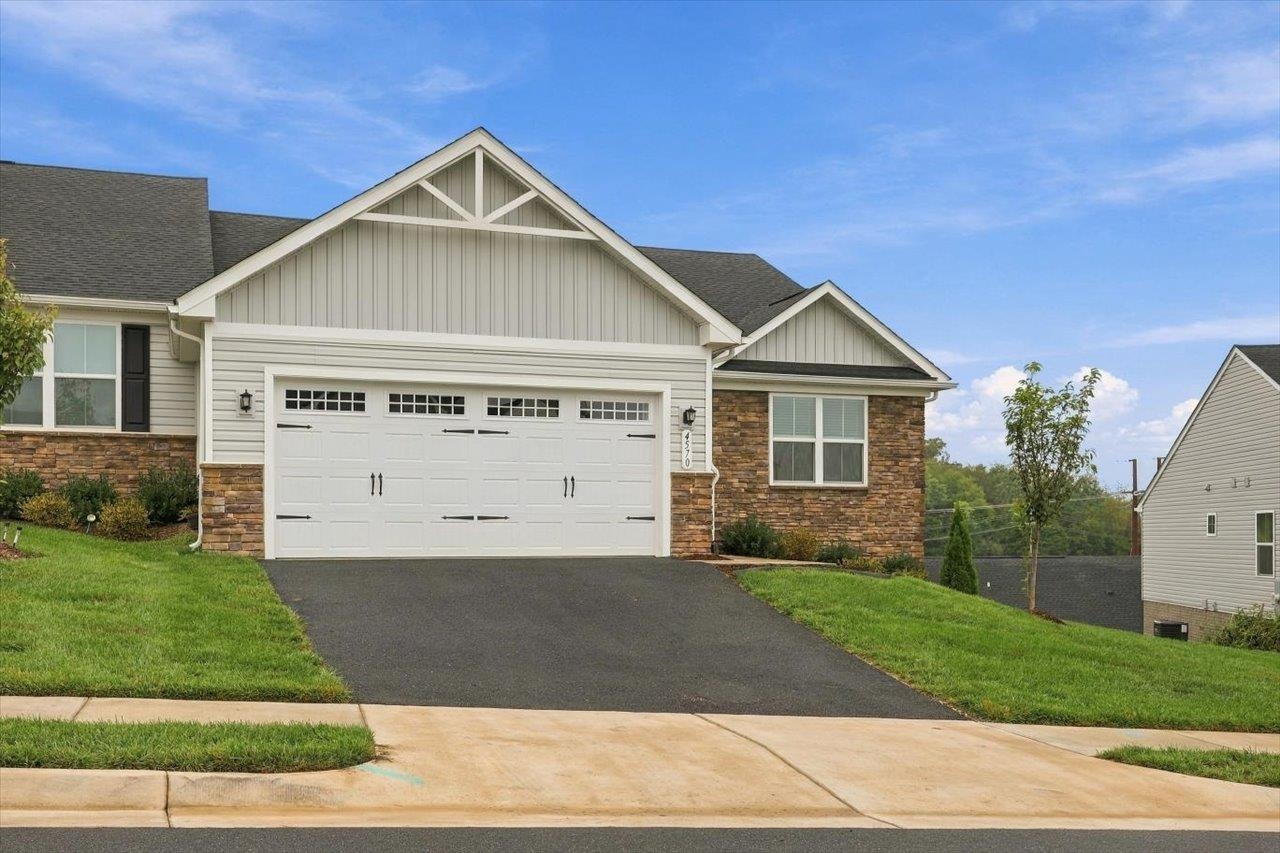 4570 MELVILLE ST, ROCKINGHAM, Virginia 22801, 3 Bedrooms Bedrooms, ,2 BathroomsBathrooms,Residential,4570 MELVILLE ST,682200 MLS # 682200 4570 MELVILLE ST, ROCKINGHAM, Virginia 22801, 3 Bedrooms Bedrooms, ,2 BathroomsBathrooms,Residential,4570 MELVILLE ST,682200 MLS # 682200