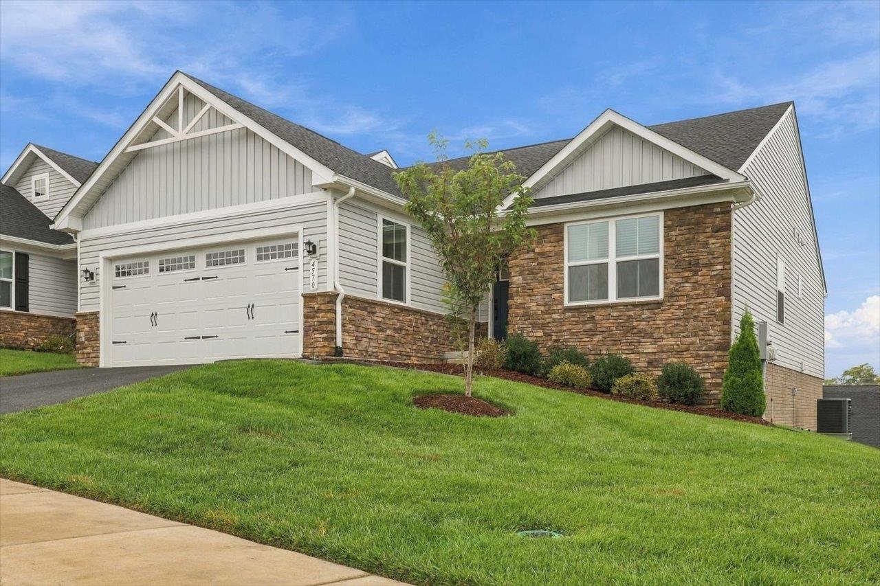 4570 MELVILLE ST, ROCKINGHAM, Virginia 22801, 3 Bedrooms Bedrooms, ,2 BathroomsBathrooms,Residential,4570 MELVILLE ST,682200 MLS # 682200 4570 MELVILLE ST, ROCKINGHAM, Virginia 22801, 3 Bedrooms Bedrooms, ,2 BathroomsBathrooms,Residential,4570 MELVILLE ST,682200 MLS # 682200