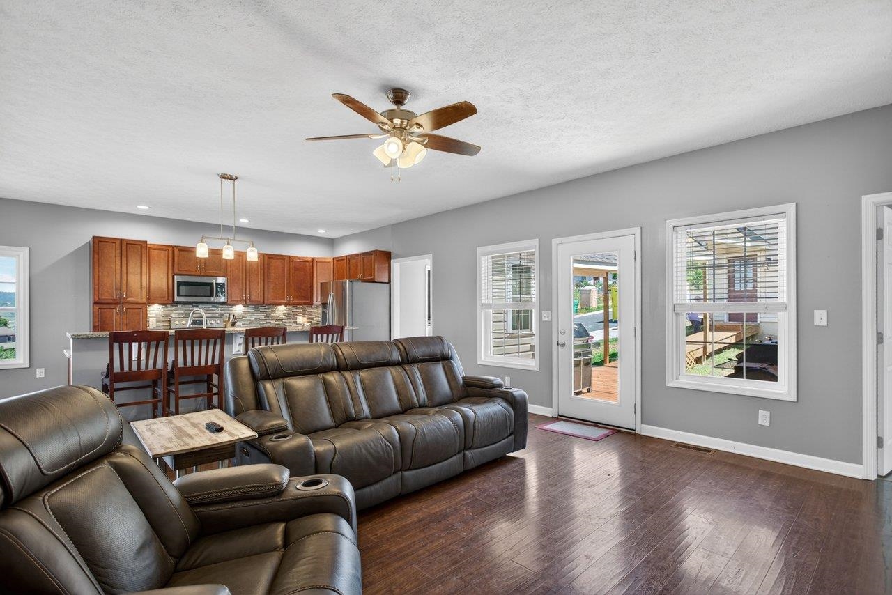 351 RAYANN LN, BROADWAY, Virginia 22815, 3 Bedrooms Bedrooms, ,2 BathroomsBathrooms,Residential,351 RAYANN LN,677607 MLS # 677607 351 RAYANN LN, BROADWAY, Virginia 22815, 3 Bedrooms Bedrooms, ,2 BathroomsBathrooms,Residential,351 RAYANN LN,677607 MLS # 677607