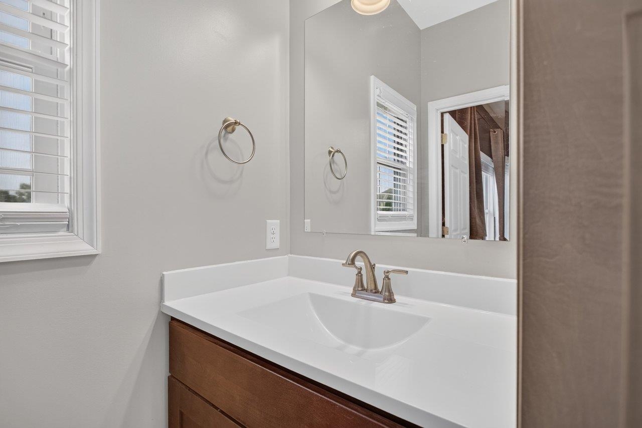 805 COLTSFOOT LN, MCGAHEYSVILLE, Virginia 22840, 3 Bedrooms Bedrooms, ,2 BathroomsBathrooms,Residential,805 COLTSFOOT LN,681813 MLS # 681813