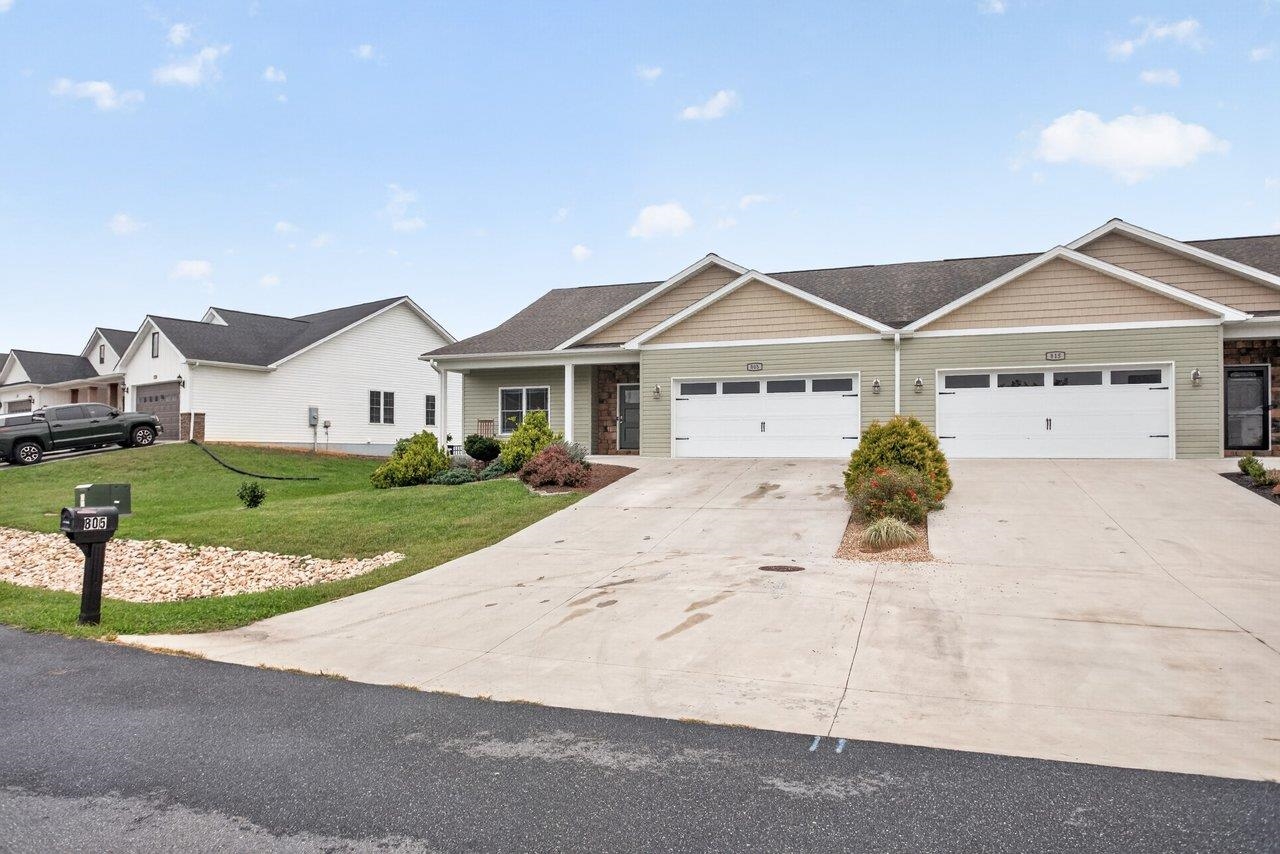 805 COLTSFOOT LN, MCGAHEYSVILLE, Virginia 22840, 3 Bedrooms Bedrooms, ,2 BathroomsBathrooms,Residential,805 COLTSFOOT LN,681813 MLS # 681813
