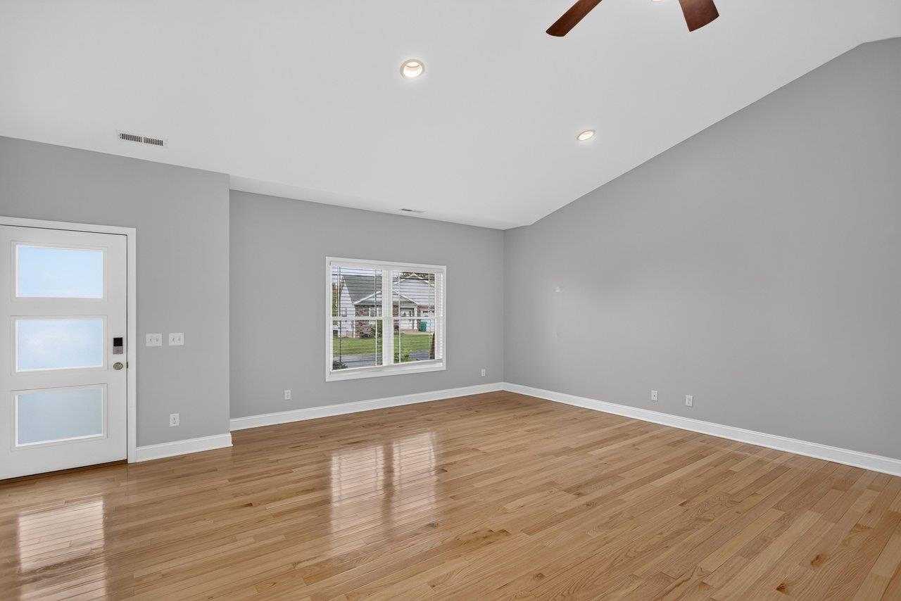 805 COLTSFOOT LN, MCGAHEYSVILLE, Virginia 22840, 3 Bedrooms Bedrooms, ,2 BathroomsBathrooms,Residential,805 COLTSFOOT LN,681813 MLS # 681813