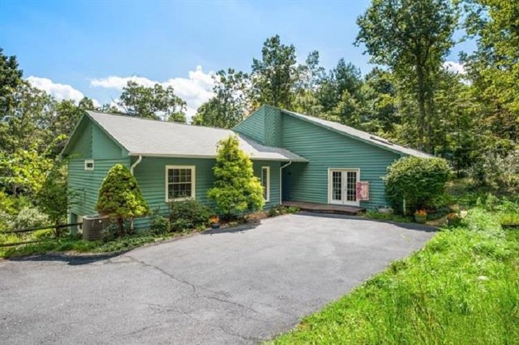 28 LITTLE CHESTNUT LN, LYNDHURST, Virginia 22952, 3 Bedrooms Bedrooms, ,2 BathroomsBathrooms,Residential,28 LITTLE CHESTNUT LN,682209 MLS # 682209 28 LITTLE CHESTNUT LN, LYNDHURST, Virginia 22952, 3 Bedrooms Bedrooms, ,2 BathroomsBathrooms,Residential,28 LITTLE CHESTNUT LN,682209 MLS # 682209
