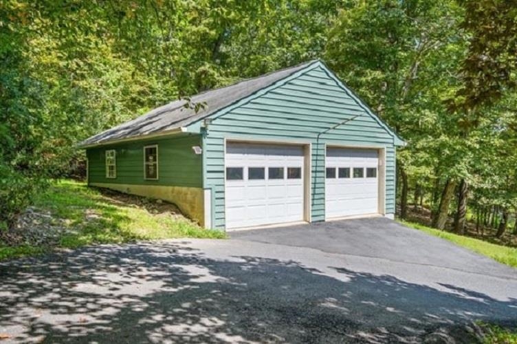 28 LITTLE CHESTNUT LN, LYNDHURST, Virginia 22952, 3 Bedrooms Bedrooms, ,2 BathroomsBathrooms,Residential,28 LITTLE CHESTNUT LN,682209 MLS # 682209 28 LITTLE CHESTNUT LN, LYNDHURST, Virginia 22952, 3 Bedrooms Bedrooms, ,2 BathroomsBathrooms,Residential,28 LITTLE CHESTNUT LN,682209 MLS # 682209
