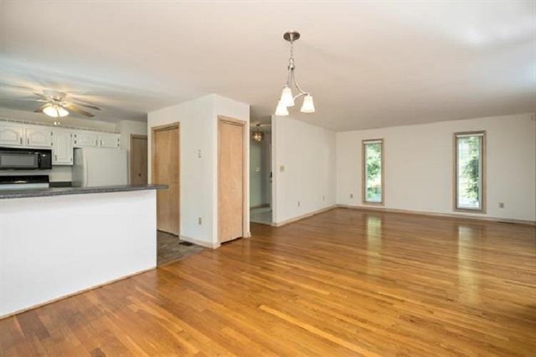 28 LITTLE CHESTNUT LN, LYNDHURST, Virginia 22952, 3 Bedrooms Bedrooms, ,2 BathroomsBathrooms,Residential,28 LITTLE CHESTNUT LN,682209 MLS # 682209 28 LITTLE CHESTNUT LN, LYNDHURST, Virginia 22952, 3 Bedrooms Bedrooms, ,2 BathroomsBathrooms,Residential,28 LITTLE CHESTNUT LN,682209 MLS # 682209