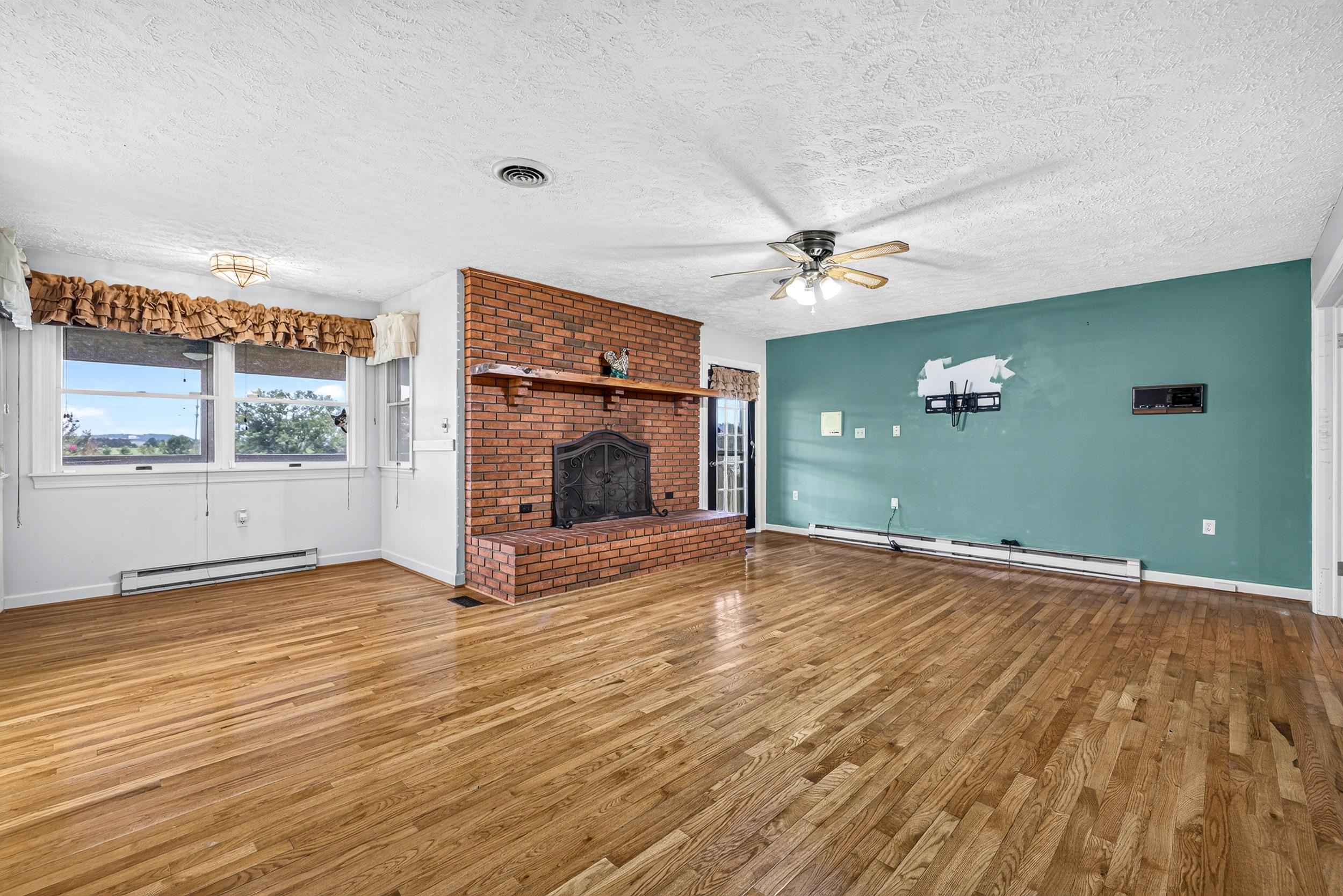 116 DENBROOK LN, LURAY, Virginia 22835, 3 Bedrooms Bedrooms, ,2 BathroomsBathrooms,Residential,116 DENBROOK LN,681726 MLS # 681726 116 DENBROOK LN, LURAY, Virginia 22835, 3 Bedrooms Bedrooms, ,2 BathroomsBathrooms,Residential,116 DENBROOK LN,681726 MLS # 681726