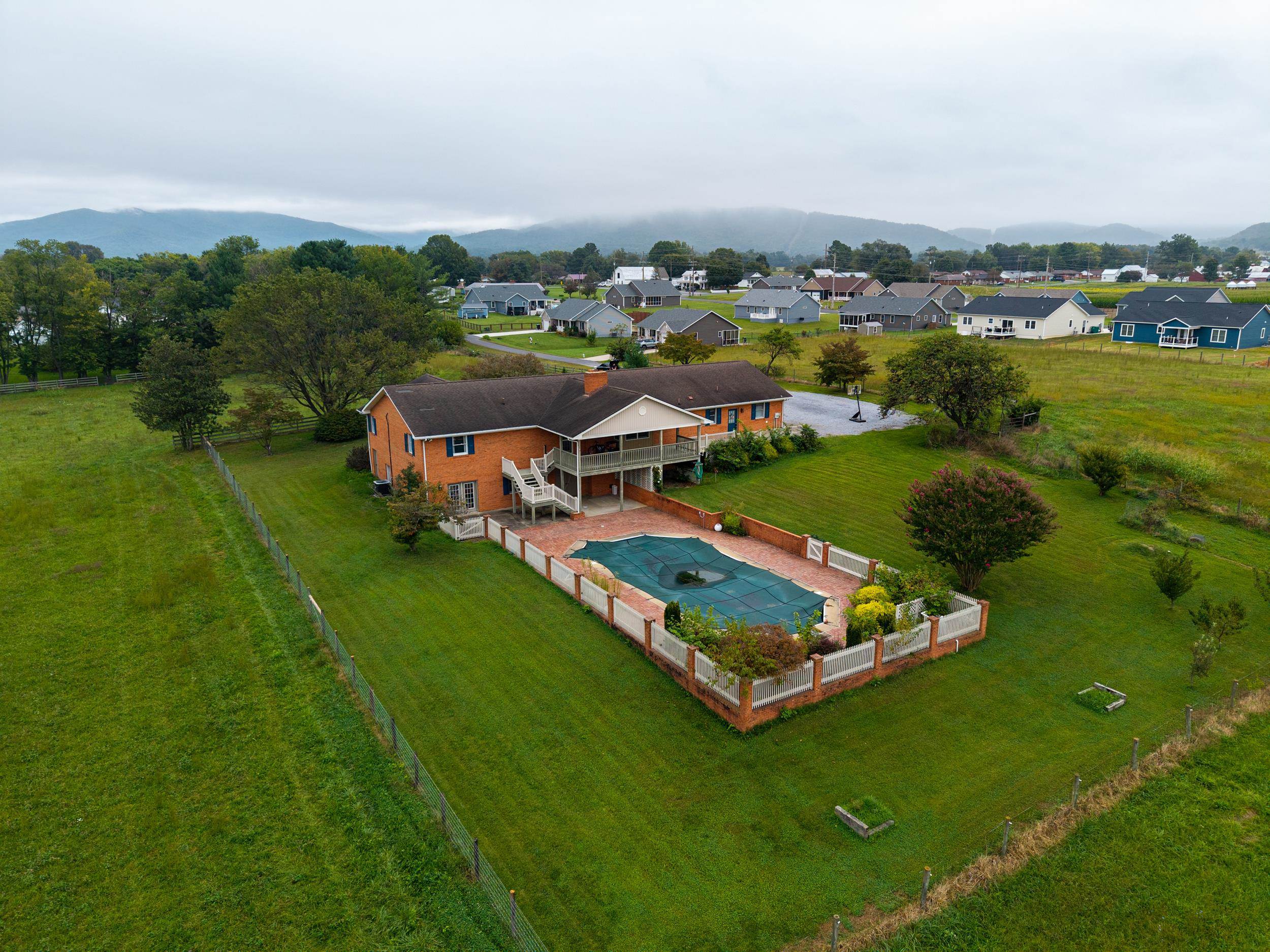 116 DENBROOK LN, LURAY, Virginia 22835, 3 Bedrooms Bedrooms, ,2 BathroomsBathrooms,Residential,116 DENBROOK LN,681726 MLS # 681726 116 DENBROOK LN, LURAY, Virginia 22835, 3 Bedrooms Bedrooms, ,2 BathroomsBathrooms,Residential,116 DENBROOK LN,681726 MLS # 681726