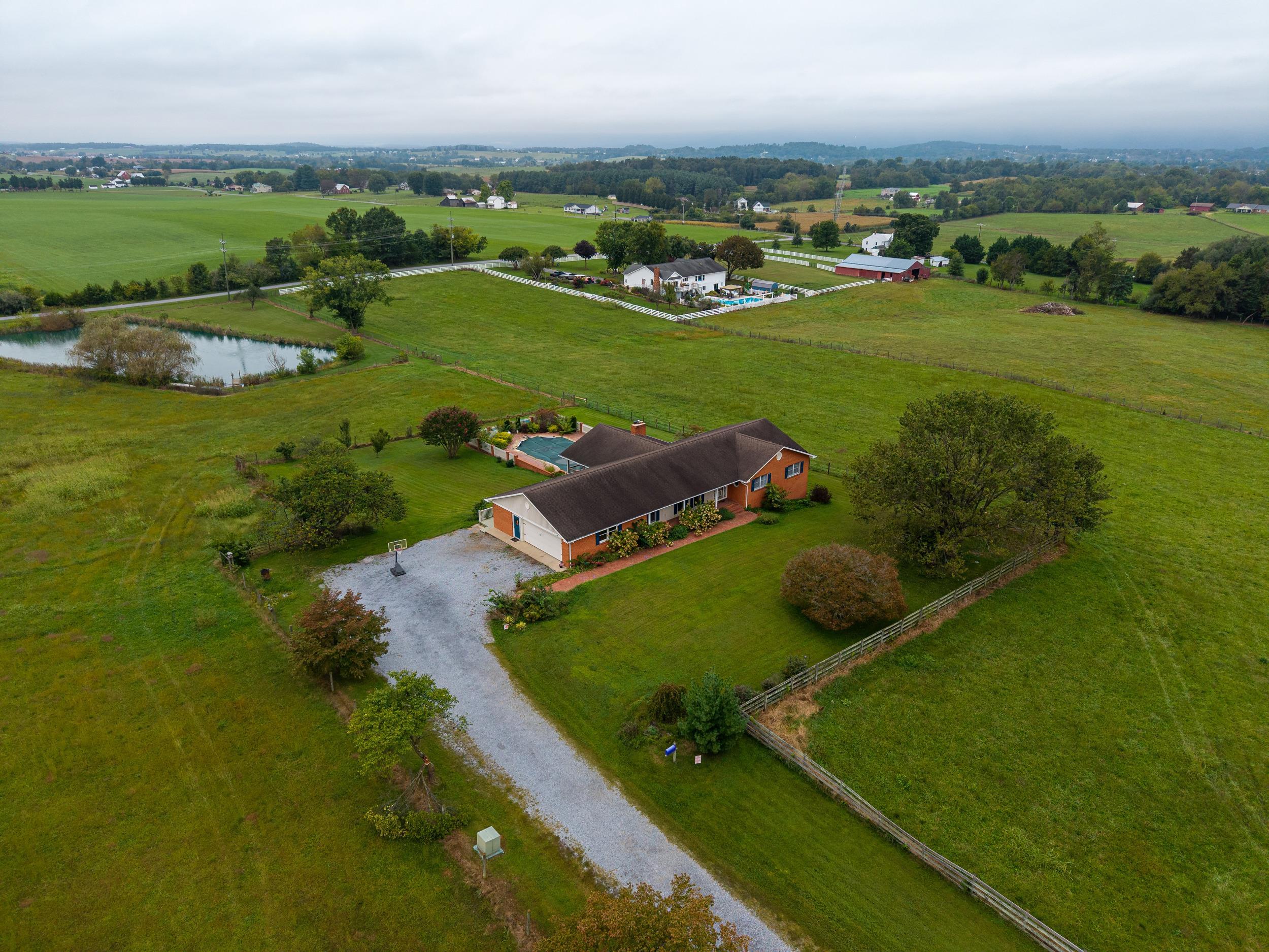 116 DENBROOK LN, LURAY, Virginia 22835, 3 Bedrooms Bedrooms, ,2 BathroomsBathrooms,Residential,116 DENBROOK LN,681726 MLS # 681726 116 DENBROOK LN, LURAY, Virginia 22835, 3 Bedrooms Bedrooms, ,2 BathroomsBathrooms,Residential,116 DENBROOK LN,681726 MLS # 681726