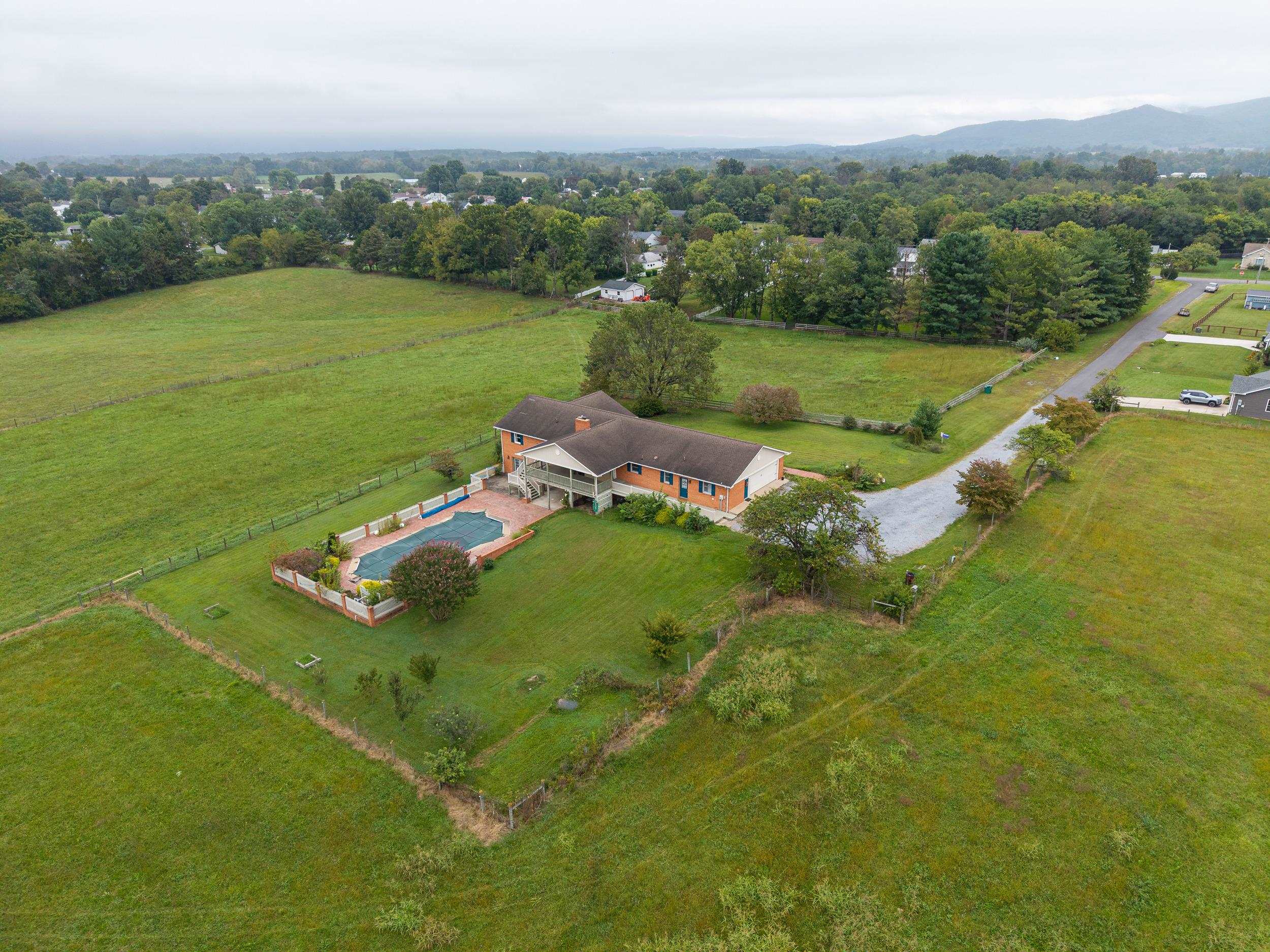 116 DENBROOK LN, LURAY, Virginia 22835, 3 Bedrooms Bedrooms, ,2 BathroomsBathrooms,Residential,116 DENBROOK LN,681726 MLS # 681726 116 DENBROOK LN, LURAY, Virginia 22835, 3 Bedrooms Bedrooms, ,2 BathroomsBathrooms,Residential,116 DENBROOK LN,681726 MLS # 681726