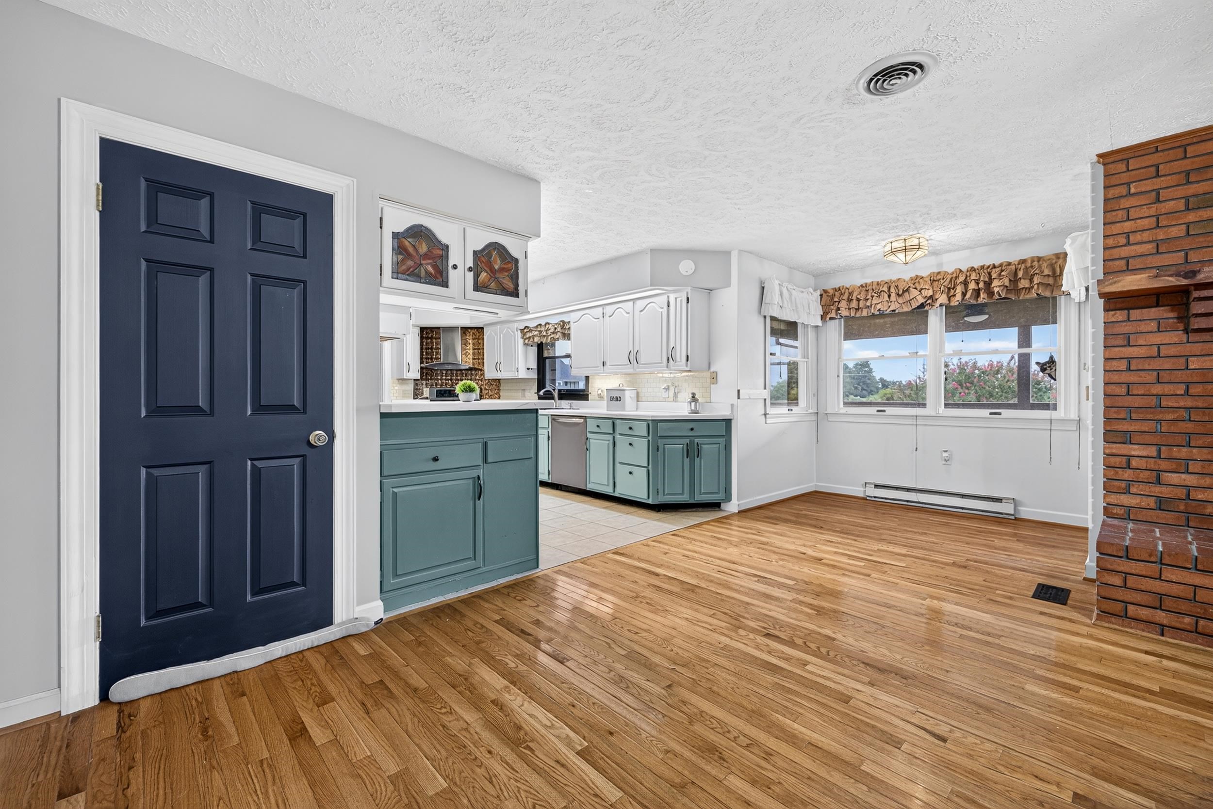 116 DENBROOK LN, LURAY, Virginia 22835, 3 Bedrooms Bedrooms, ,2 BathroomsBathrooms,Residential,116 DENBROOK LN,681726 MLS # 681726 116 DENBROOK LN, LURAY, Virginia 22835, 3 Bedrooms Bedrooms, ,2 BathroomsBathrooms,Residential,116 DENBROOK LN,681726 MLS # 681726