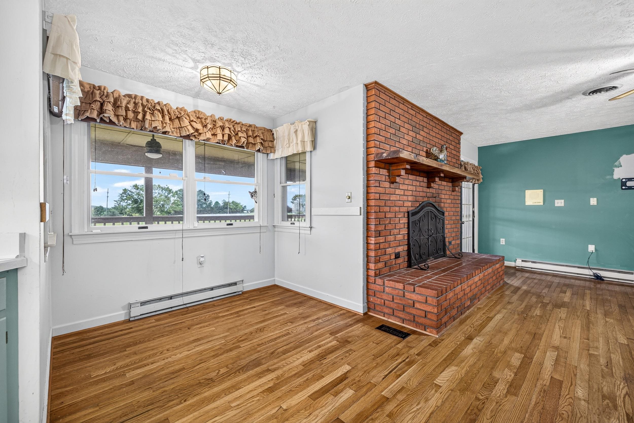 116 DENBROOK LN, LURAY, Virginia 22835, 3 Bedrooms Bedrooms, ,2 BathroomsBathrooms,Residential,116 DENBROOK LN,681726 MLS # 681726 116 DENBROOK LN, LURAY, Virginia 22835, 3 Bedrooms Bedrooms, ,2 BathroomsBathrooms,Residential,116 DENBROOK LN,681726 MLS # 681726