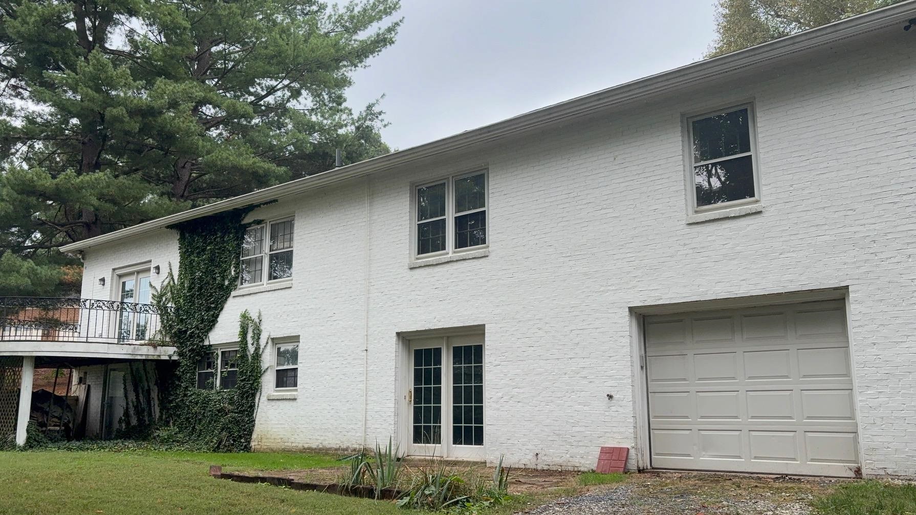 1249 NOVA DR, WAYNESBORO, Virginia 22980, 4 Bedrooms Bedrooms, ,2 BathroomsBathrooms,Residential,Golf Course Treasure,1249 NOVA DR,682241 MLS # 682241 1249 NOVA DR, WAYNESBORO, Virginia 22980, 4 Bedrooms Bedrooms, ,2 BathroomsBathrooms,Residential,Golf Course Treasure,1249 NOVA DR,682241 MLS # 682241