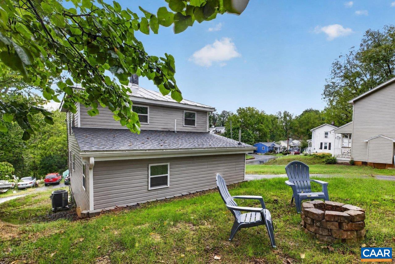427 MONTGOMERY AVE, STAUNTON, Virginia 24401, 3 Bedrooms Bedrooms, ,2 BathroomsBathrooms,Residential,427 MONTGOMERY AVE,682244 MLS # 682244 427 MONTGOMERY AVE, STAUNTON, Virginia 24401, 3 Bedrooms Bedrooms, ,2 BathroomsBathrooms,Residential,427 MONTGOMERY AVE,682244 MLS # 682244