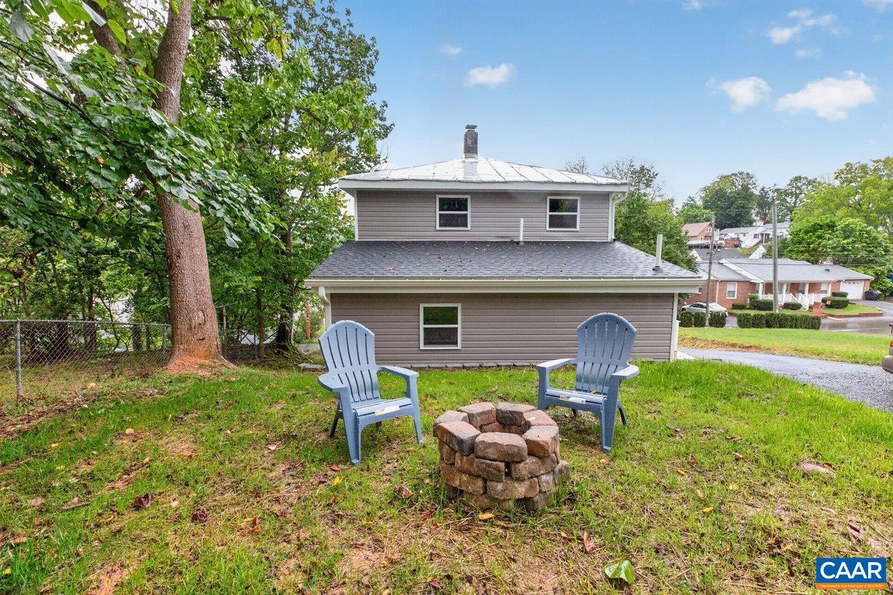 427 MONTGOMERY AVE, STAUNTON, Virginia 24401, 3 Bedrooms Bedrooms, ,2 BathroomsBathrooms,Residential,427 MONTGOMERY AVE,682244 MLS # 682244 427 MONTGOMERY AVE, STAUNTON, Virginia 24401, 3 Bedrooms Bedrooms, ,2 BathroomsBathrooms,Residential,427 MONTGOMERY AVE,682244 MLS # 682244