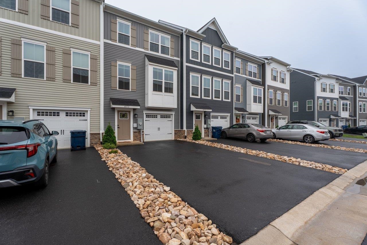 4571 DRYSDALE ST, ROCKINGHAM, Virginia 22801, 3 Bedrooms Bedrooms, ,2 BathroomsBathrooms,Residential,4571 DRYSDALE ST,682248 MLS # 682248 4571 DRYSDALE ST, ROCKINGHAM, Virginia 22801, 3 Bedrooms Bedrooms, ,2 BathroomsBathrooms,Residential,4571 DRYSDALE ST,682248 MLS # 682248