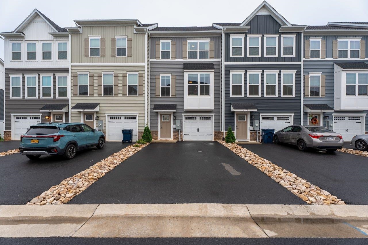 4571 DRYSDALE ST, ROCKINGHAM, Virginia 22801, 3 Bedrooms Bedrooms, ,2 BathroomsBathrooms,Residential,4571 DRYSDALE ST,682248 MLS # 682248 4571 DRYSDALE ST, ROCKINGHAM, Virginia 22801, 3 Bedrooms Bedrooms, ,2 BathroomsBathrooms,Residential,4571 DRYSDALE ST,682248 MLS # 682248