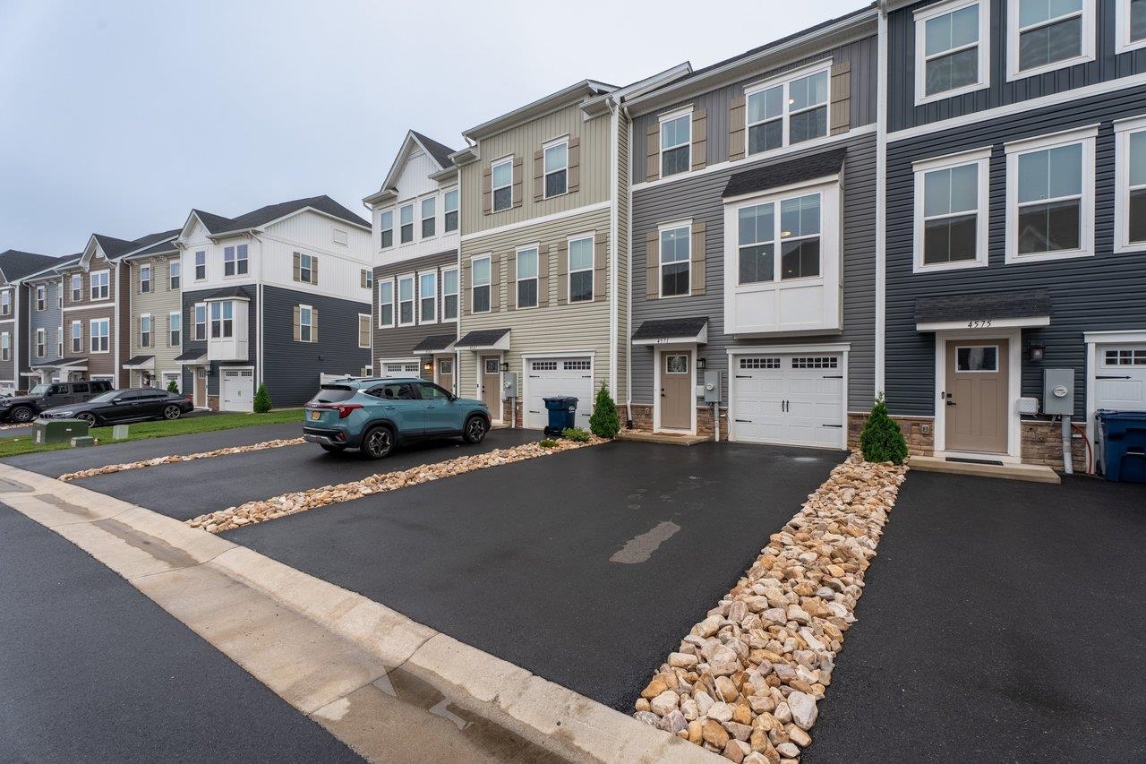 4571 DRYSDALE ST, ROCKINGHAM, Virginia 22801, 3 Bedrooms Bedrooms, ,2 BathroomsBathrooms,Residential,4571 DRYSDALE ST,682248 MLS # 682248 4571 DRYSDALE ST, ROCKINGHAM, Virginia 22801, 3 Bedrooms Bedrooms, ,2 BathroomsBathrooms,Residential,4571 DRYSDALE ST,682248 MLS # 682248