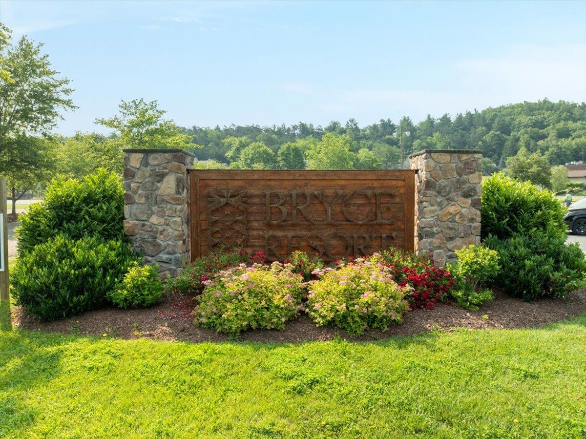 268 DOGWOOD DR, MOUNT JACKSON, Virginia 22842, 3 Bedrooms Bedrooms, ,2 BathroomsBathrooms,Residential,268 DOGWOOD DR,682255 MLS # 682255