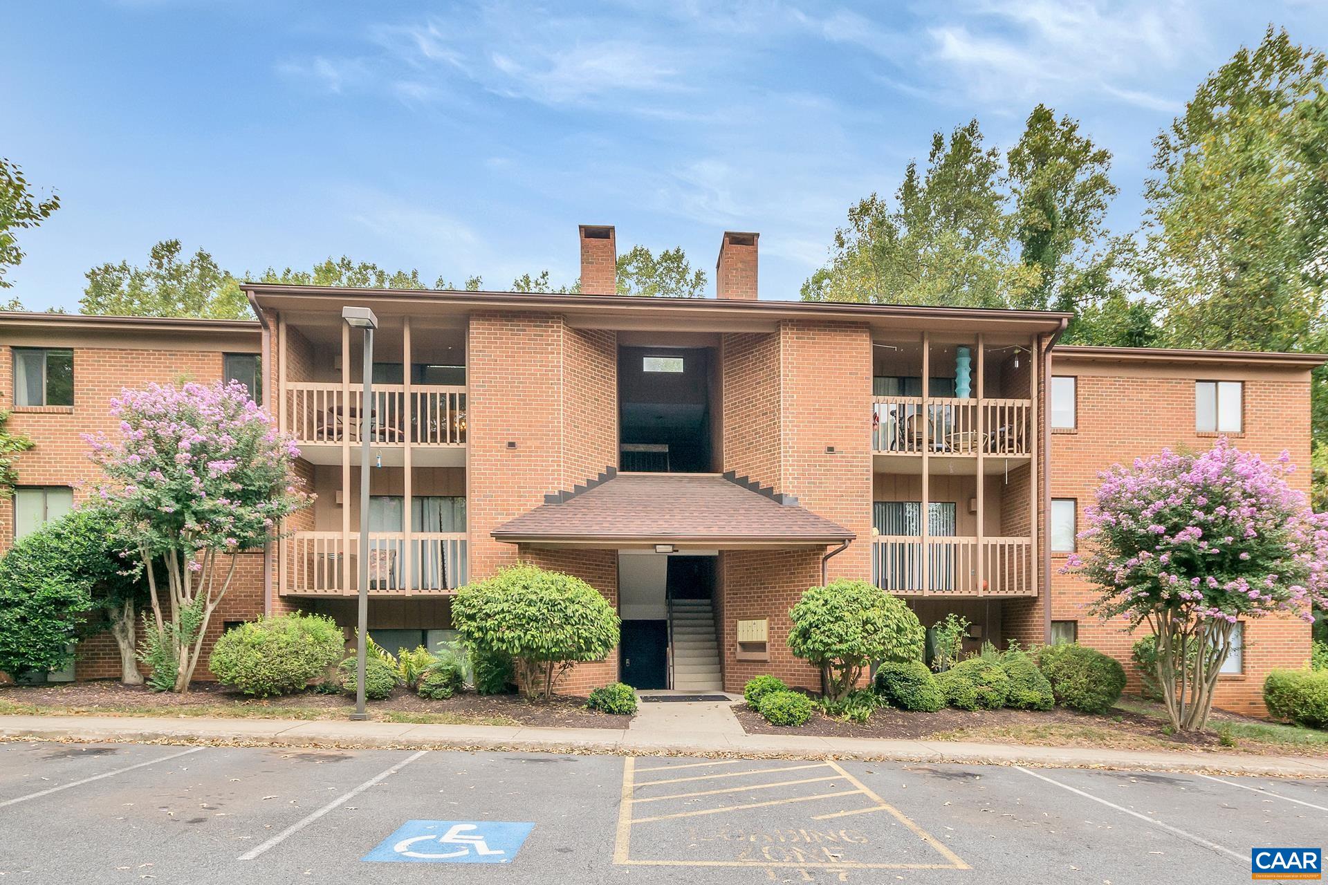 117 TURTLE CREEK RD, CHARLOTTESVILLE, Virginia 22901, 2 Bedrooms Bedrooms, ,2 BathroomsBathrooms,Residential,117 TURTLE CREEK RD,682260 MLS # 682260 117 TURTLE CREEK RD, CHARLOTTESVILLE, Virginia 22901, 2 Bedrooms Bedrooms, ,2 BathroomsBathrooms,Residential,117 TURTLE CREEK RD,682260 MLS # 682260