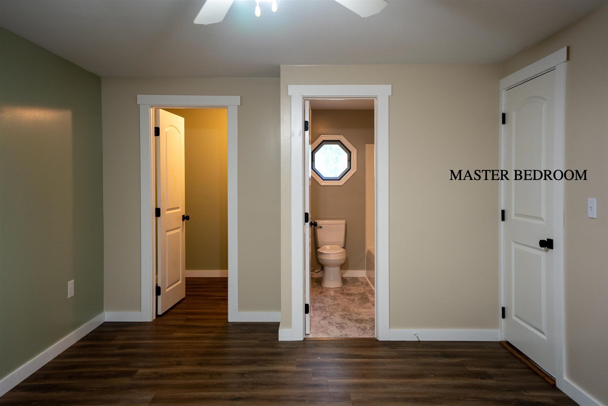 MASTER BEDROOM MASTER BEDROOM