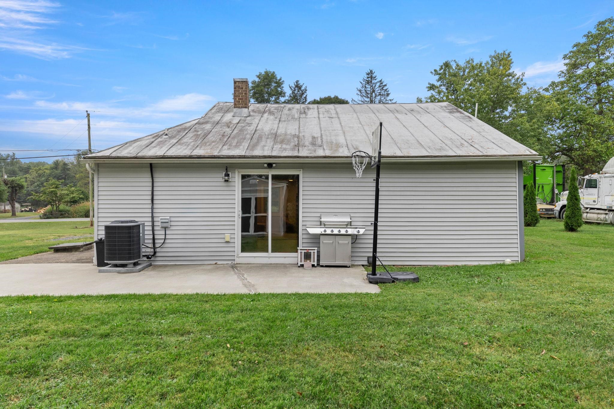 7452 BRIERY BRANCH RD, DAYTON, Virginia 22821, 3 Bedrooms Bedrooms, ,1 BathroomBathrooms,Residential,7452 BRIERY BRANCH RD,682264 MLS # 682264