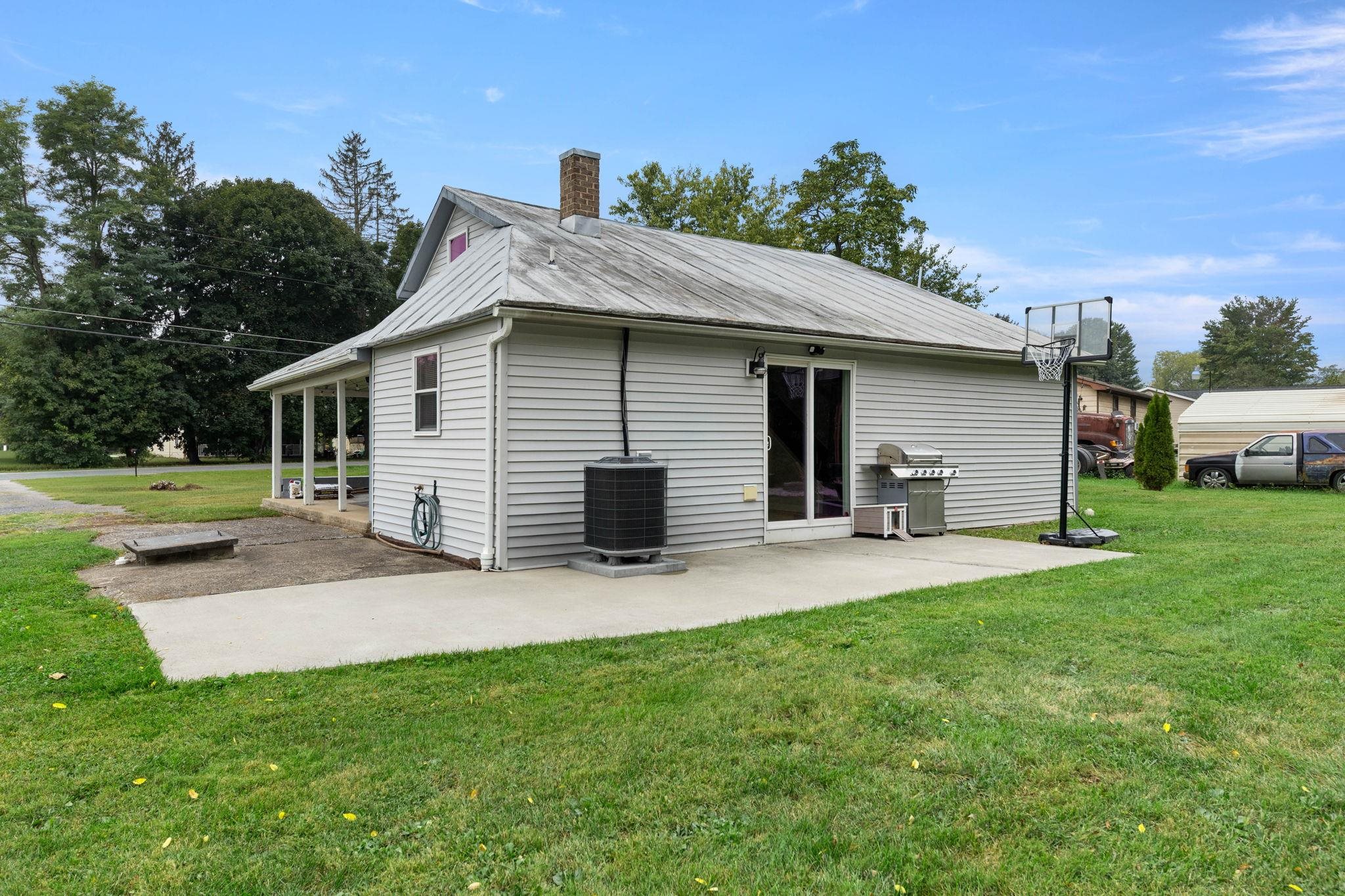 7452 BRIERY BRANCH RD, DAYTON, Virginia 22821, 3 Bedrooms Bedrooms, ,1 BathroomBathrooms,Residential,7452 BRIERY BRANCH RD,682264 MLS # 682264