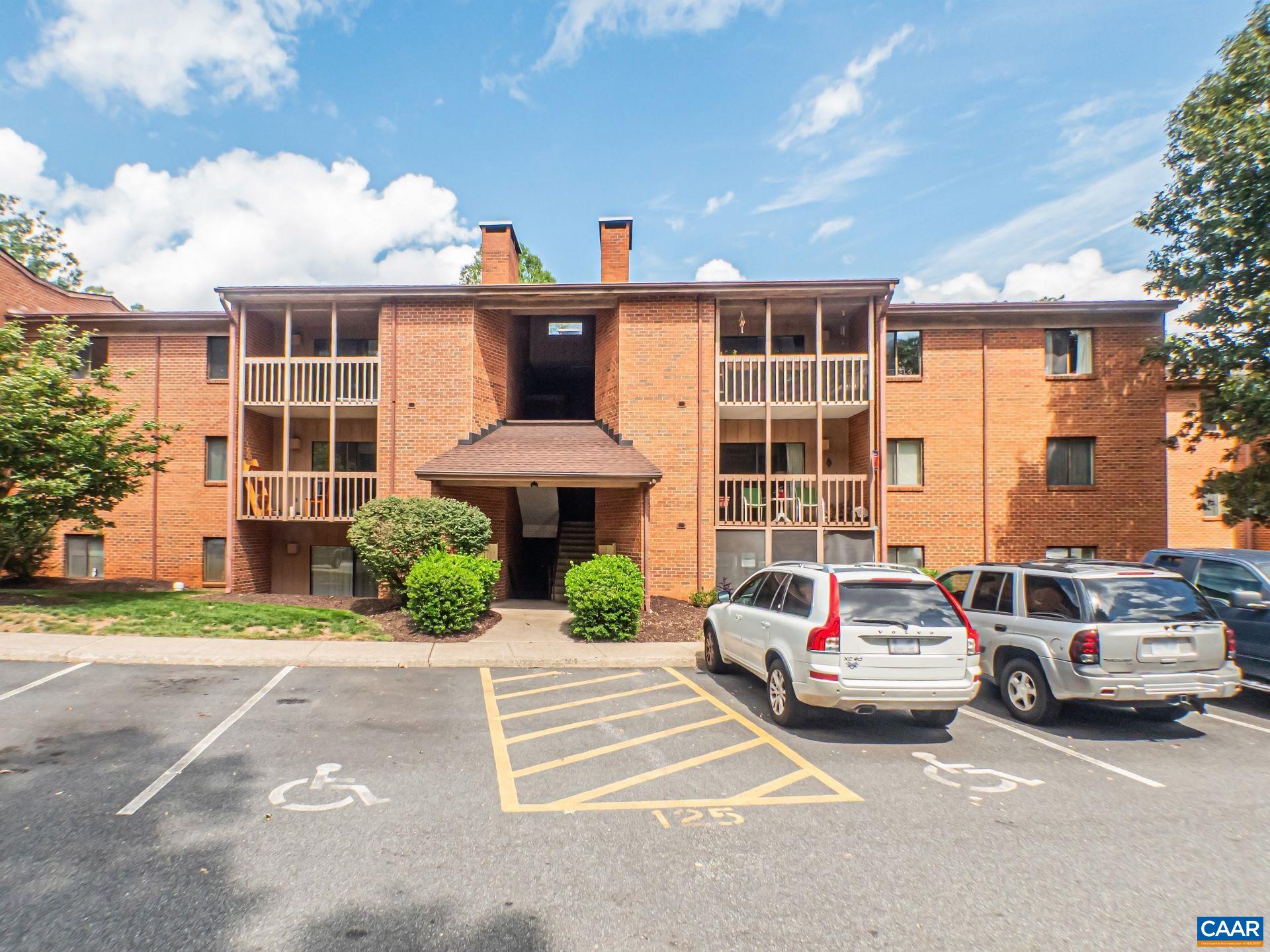 125 TURTLE CREEK RD, CHARLOTTESVILLE, Virginia 22901, 2 Bedrooms Bedrooms, ,2 BathroomsBathrooms,Residential,125 TURTLE CREEK RD,682271 MLS # 682271 125 TURTLE CREEK RD, CHARLOTTESVILLE, Virginia 22901, 2 Bedrooms Bedrooms, ,2 BathroomsBathrooms,Residential,125 TURTLE CREEK RD,682271 MLS # 682271