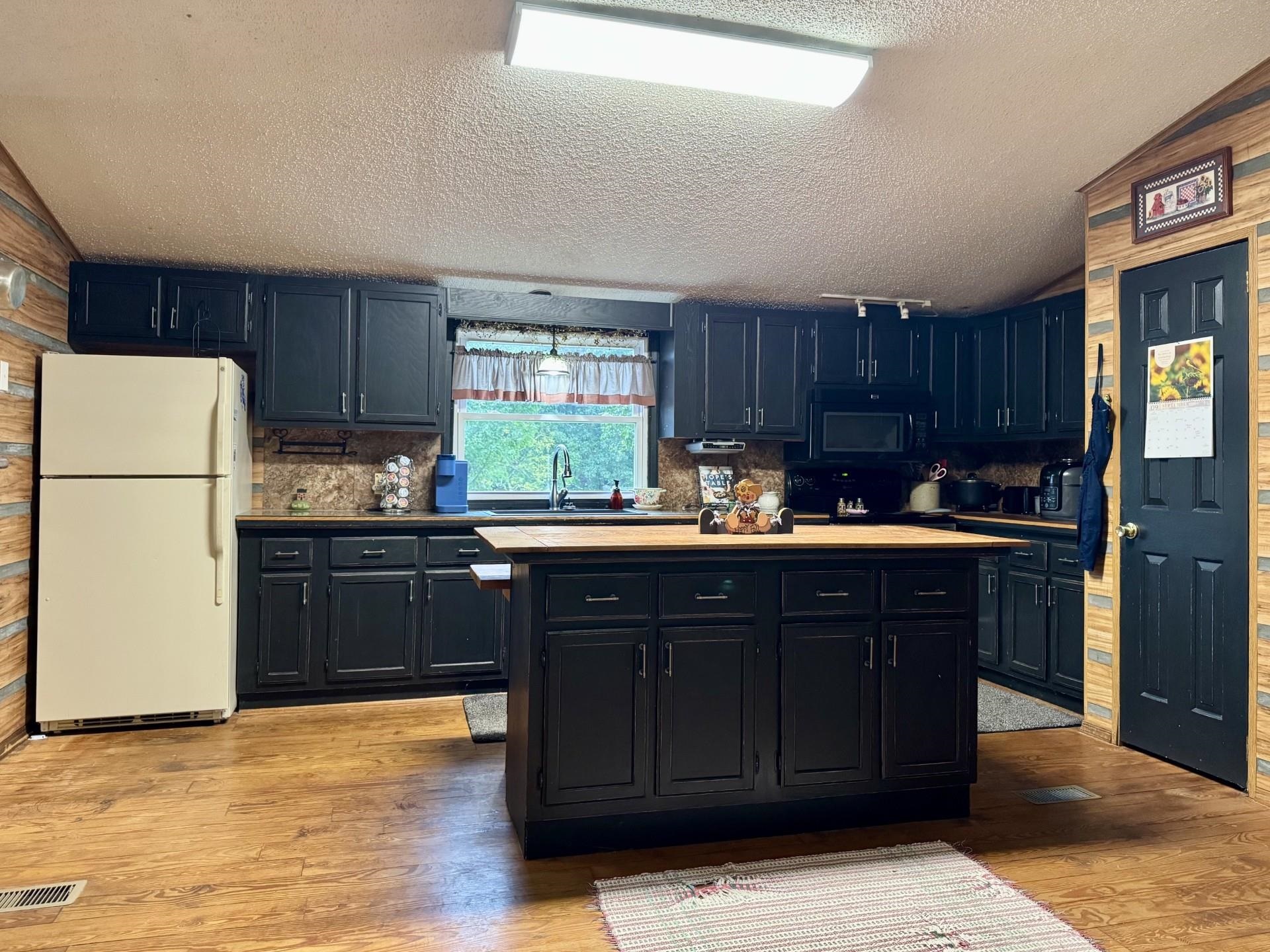 5904 SPRING HILL RD, BRIDGEWATER, Virginia 22812, 3 Bedrooms Bedrooms, ,2 BathroomsBathrooms,Residential,Wakilo Farm,5904 SPRING HILL RD,682109 MLS # 682109