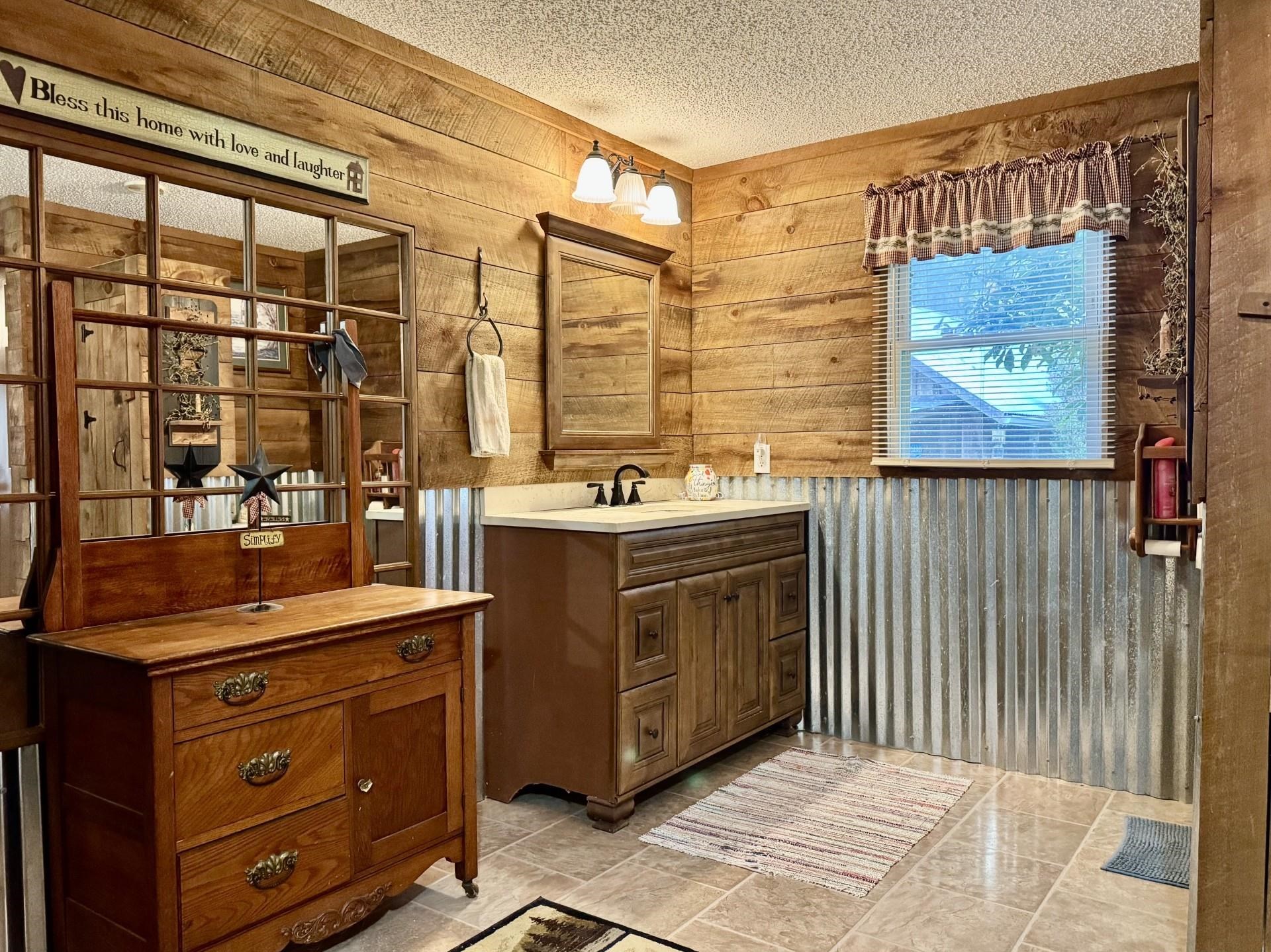 5904 SPRING HILL RD, BRIDGEWATER, Virginia 22812, 3 Bedrooms Bedrooms, ,2 BathroomsBathrooms,Residential,Wakilo Farm,5904 SPRING HILL RD,682109 MLS # 682109