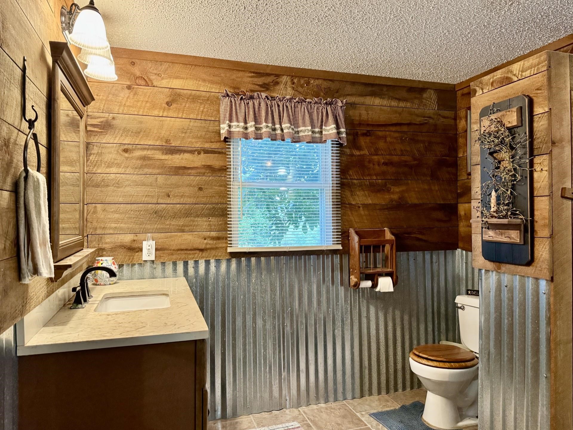5904 SPRING HILL RD, BRIDGEWATER, Virginia 22812, 3 Bedrooms Bedrooms, ,2 BathroomsBathrooms,Residential,Wakilo Farm,5904 SPRING HILL RD,682109 MLS # 682109