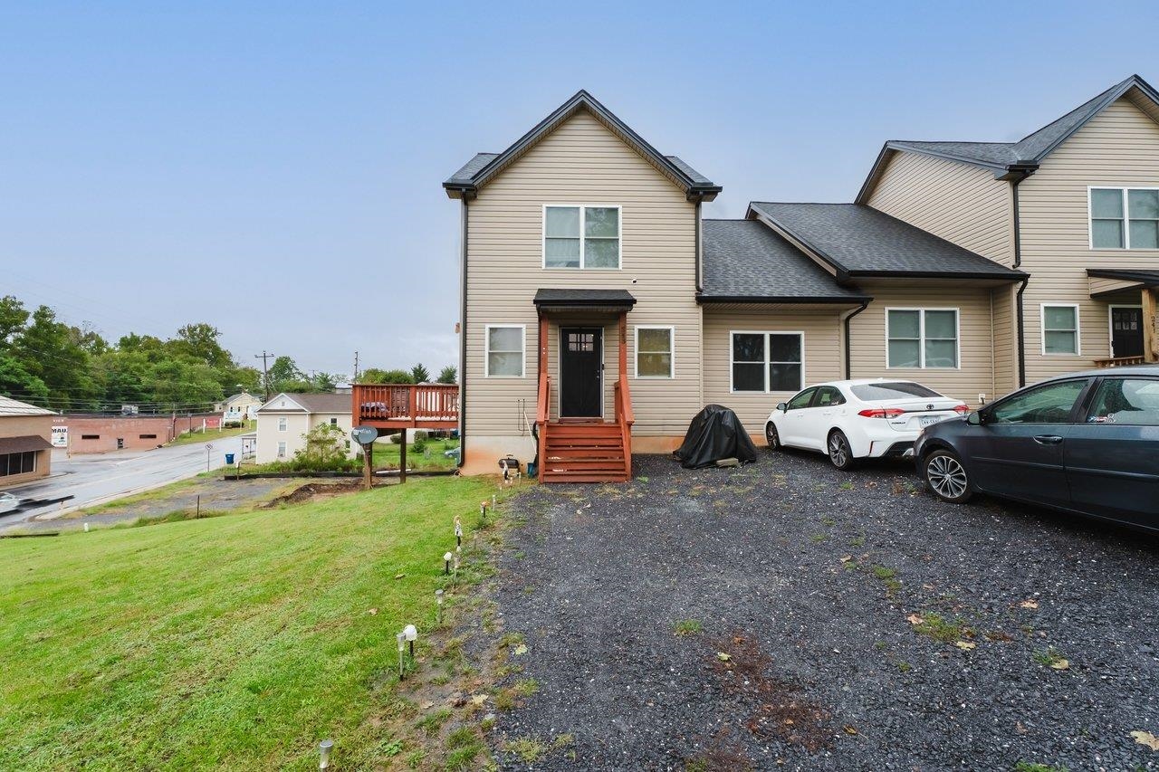 243 COMMUNITY CIR, TIMBERVILLE, Virginia 22853, 3 Bedrooms Bedrooms, ,2 BathroomsBathrooms,Residential,243 COMMUNITY CIR,682297 MLS # 682297 243 COMMUNITY CIR, TIMBERVILLE, Virginia 22853, 3 Bedrooms Bedrooms, ,2 BathroomsBathrooms,Residential,243 COMMUNITY CIR,682297 MLS # 682297