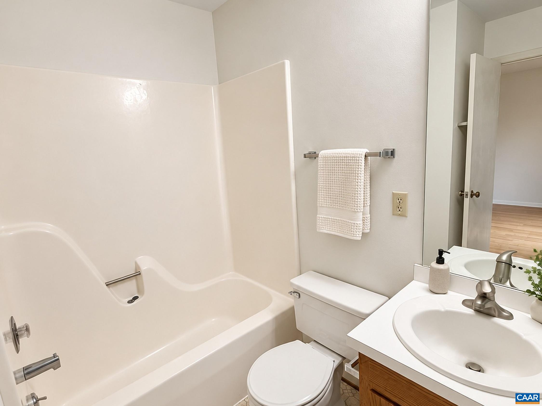 1561 BIRNAM DR, CHARLOTTESVILLE, Virginia 22901, 2 Bedrooms Bedrooms, ,2 BathroomsBathrooms,Residential,1561 BIRNAM DR,682302 MLS # 682302 1561 BIRNAM DR, CHARLOTTESVILLE, Virginia 22901, 2 Bedrooms Bedrooms, ,2 BathroomsBathrooms,Residential,1561 BIRNAM DR,682302 MLS # 682302