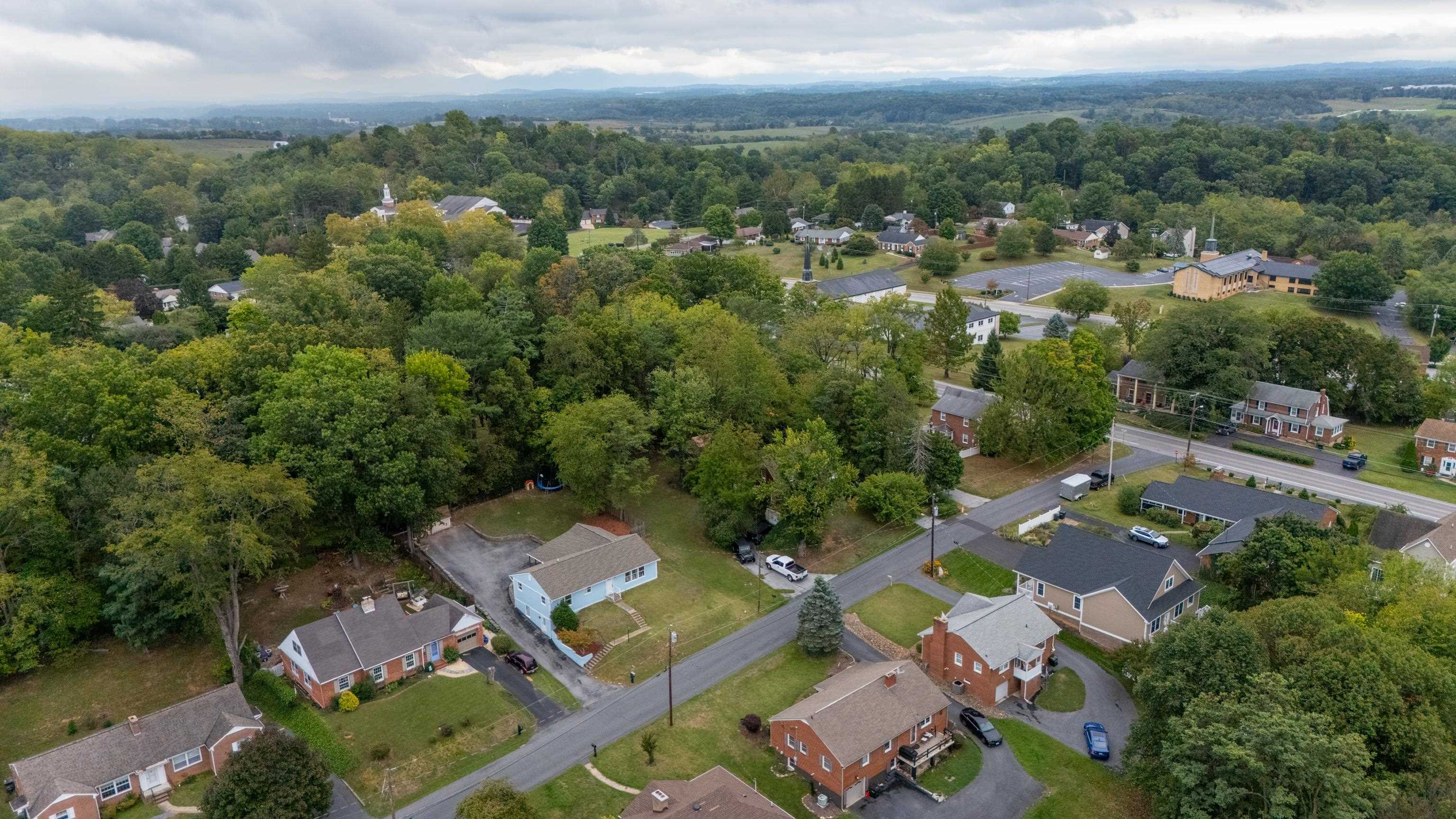 7 BELMONT DR, STAUNTON, Virginia 24401, 4 Bedrooms Bedrooms, ,2 BathroomsBathrooms,Residential,7 BELMONT DR,682306 MLS # 682306 7 BELMONT DR, STAUNTON, Virginia 24401, 4 Bedrooms Bedrooms, ,2 BathroomsBathrooms,Residential,7 BELMONT DR,682306 MLS # 682306