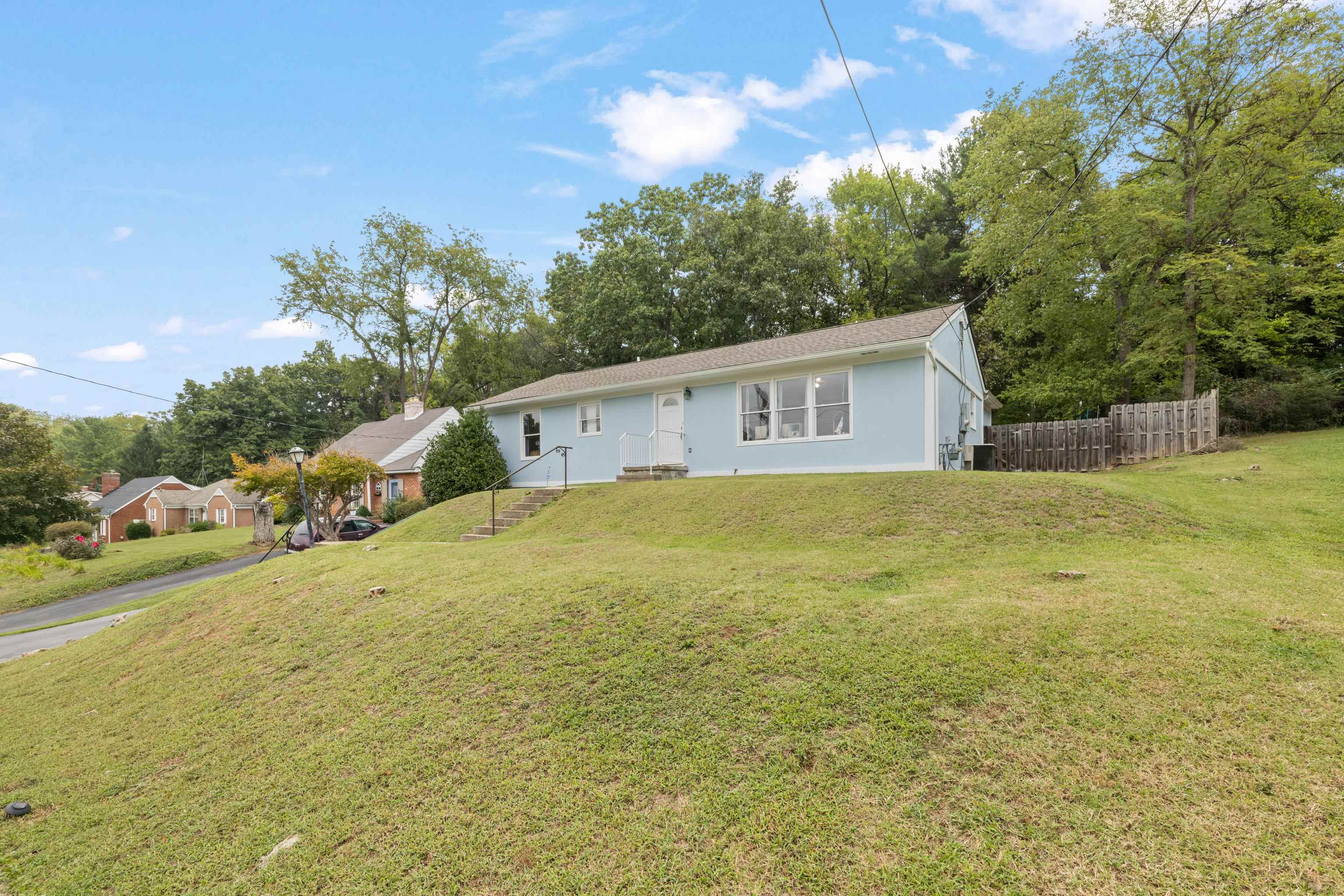 7 BELMONT DR, STAUNTON, Virginia 24401, 4 Bedrooms Bedrooms, ,2 BathroomsBathrooms,Residential,7 BELMONT DR,682306 MLS # 682306 7 BELMONT DR, STAUNTON, Virginia 24401, 4 Bedrooms Bedrooms, ,2 BathroomsBathrooms,Residential,7 BELMONT DR,682306 MLS # 682306