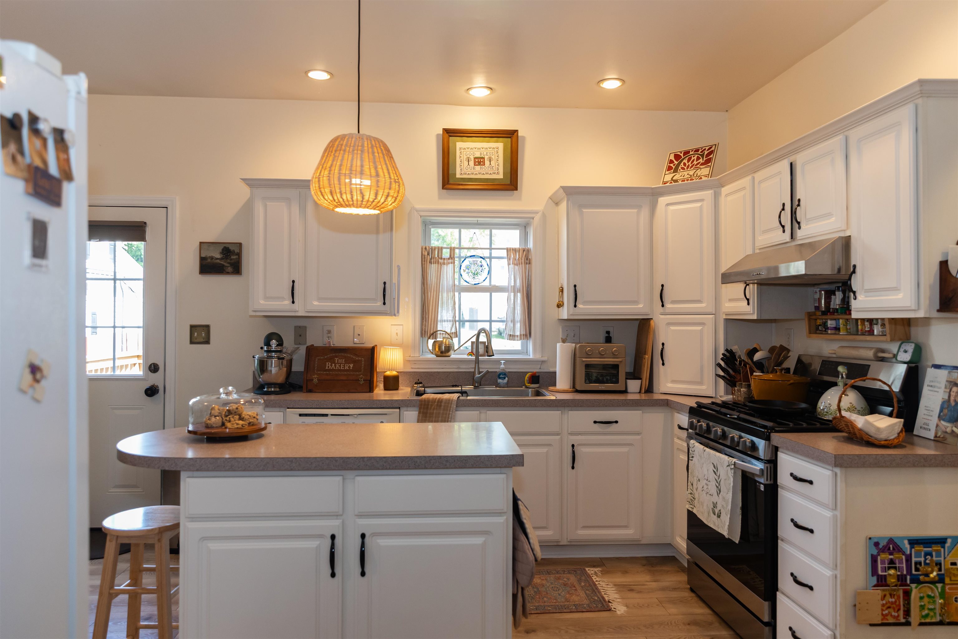 1766 NW FOREST AVE, BUENA VISTA, Virginia 24416, 3 Bedrooms Bedrooms, ,2 BathroomsBathrooms,Residential,1766 NW FOREST AVE,682311 MLS # 682311 1766 NW FOREST AVE, BUENA VISTA, Virginia 24416, 3 Bedrooms Bedrooms, ,2 BathroomsBathrooms,Residential,1766 NW FOREST AVE,682311 MLS # 682311