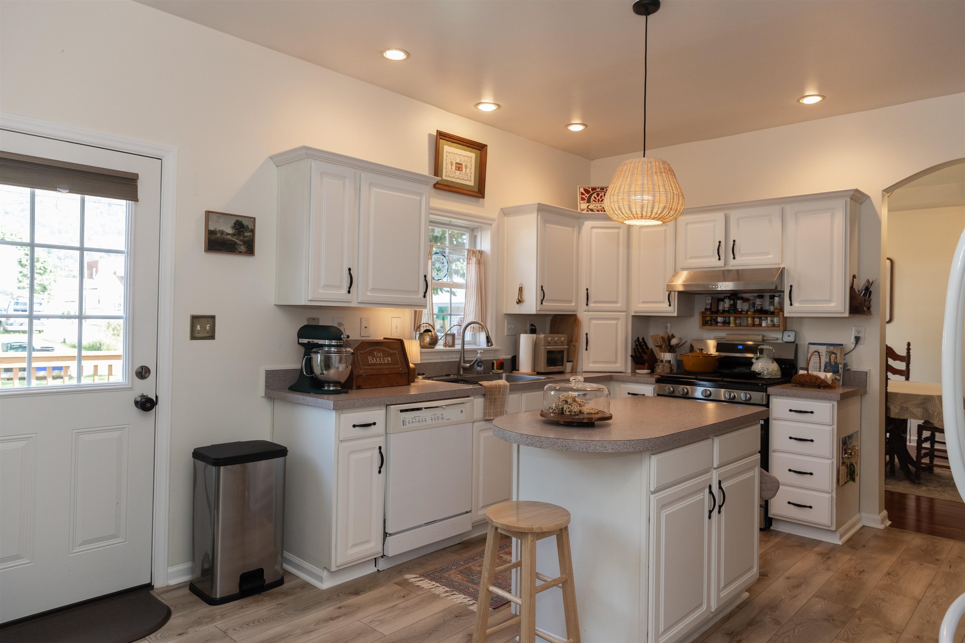 1766 NW FOREST AVE, BUENA VISTA, Virginia 24416, 3 Bedrooms Bedrooms, ,2 BathroomsBathrooms,Residential,1766 NW FOREST AVE,682311 MLS # 682311 1766 NW FOREST AVE, BUENA VISTA, Virginia 24416, 3 Bedrooms Bedrooms, ,2 BathroomsBathrooms,Residential,1766 NW FOREST AVE,682311 MLS # 682311