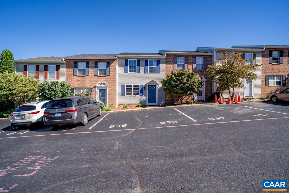 835 NORTHFIELD CT, HARRISONBURG, Virginia 22802, 3 Bedrooms Bedrooms, ,1 BathroomBathrooms,Residential,835 NORTHFIELD CT,682104 MLS # 682104 835 NORTHFIELD CT, HARRISONBURG, Virginia 22802, 3 Bedrooms Bedrooms, ,1 BathroomBathrooms,Residential,835 NORTHFIELD CT,682104 MLS # 682104
