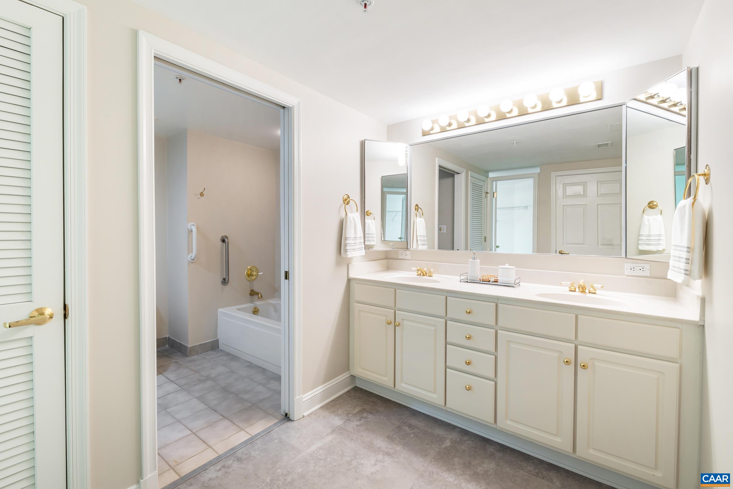 500 CRESTWOOD DR, CHARLOTTESVILLE, Virginia 22903, 2 Bedrooms Bedrooms, ,2 BathroomsBathrooms,Residential,500 CRESTWOOD DR,682253 MLS # 682253 500 CRESTWOOD DR, CHARLOTTESVILLE, Virginia 22903, 2 Bedrooms Bedrooms, ,2 BathroomsBathrooms,Residential,500 CRESTWOOD DR,682253 MLS # 682253