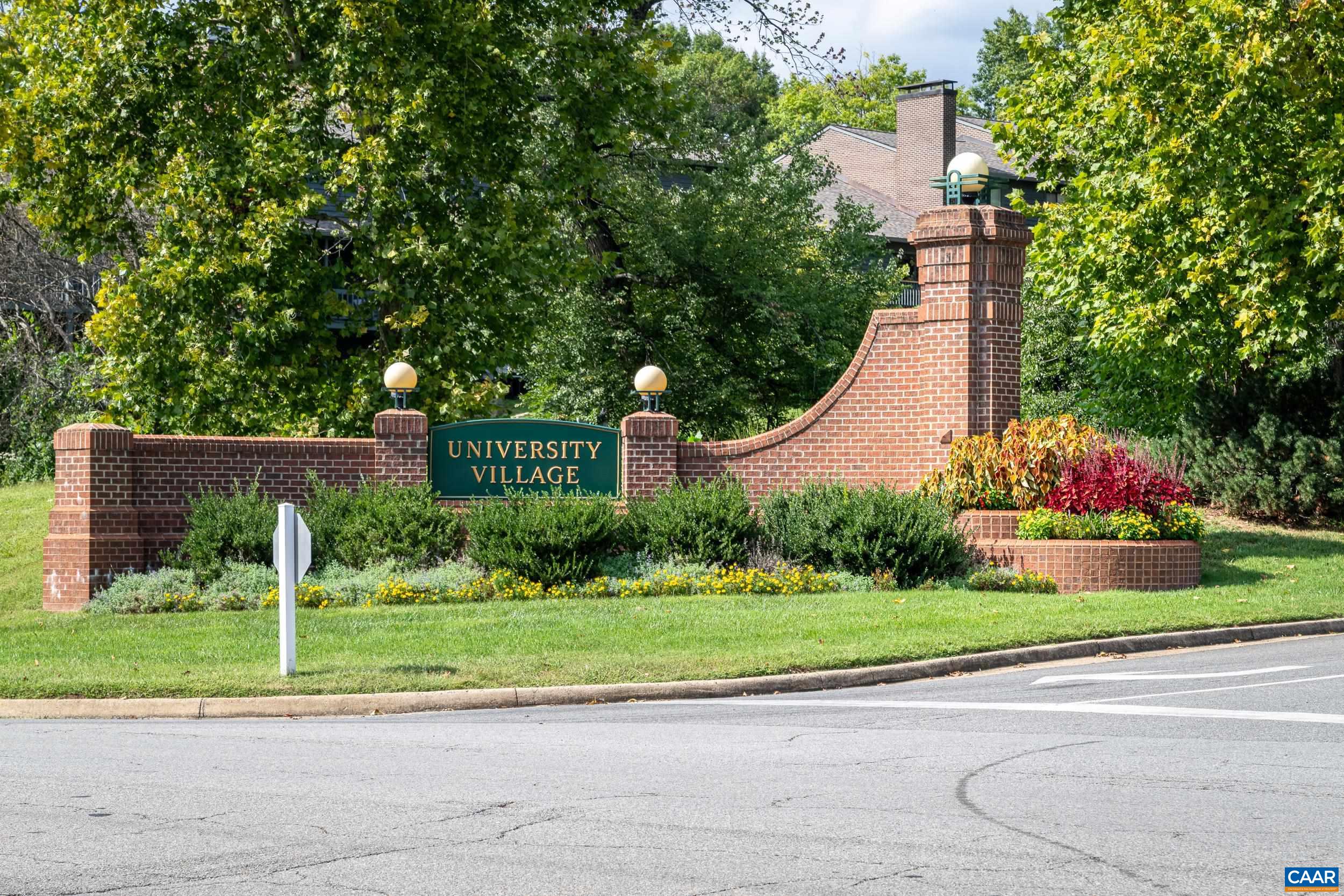 500 CRESTWOOD DR, CHARLOTTESVILLE, Virginia 22903, 2 Bedrooms Bedrooms, ,2 BathroomsBathrooms,Residential,500 CRESTWOOD DR,682253 MLS # 682253 500 CRESTWOOD DR, CHARLOTTESVILLE, Virginia 22903, 2 Bedrooms Bedrooms, ,2 BathroomsBathrooms,Residential,500 CRESTWOOD DR,682253 MLS # 682253
