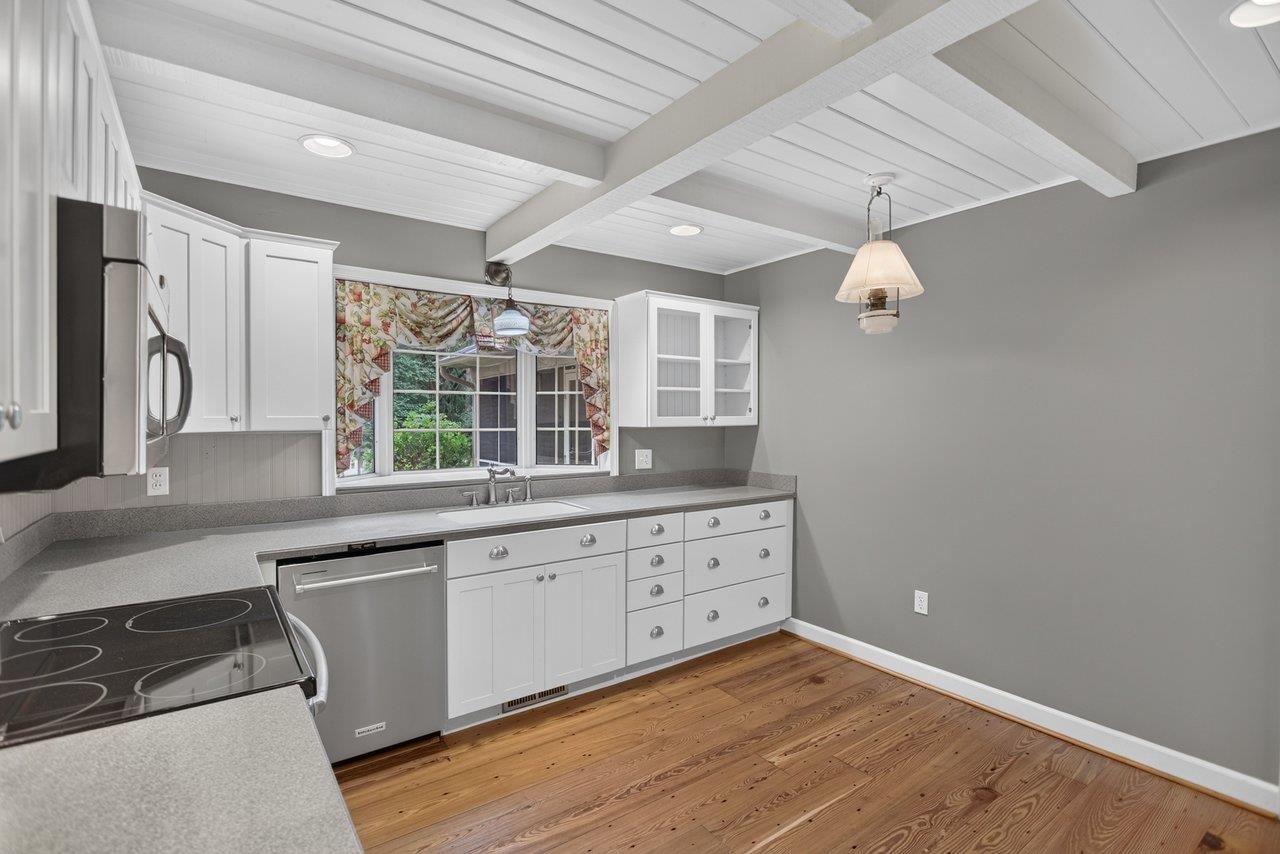 8798 CENTERVILLE RD, BRIDGEWATER, Virginia 22812, 3 Bedrooms Bedrooms, ,2 BathroomsBathrooms,Residential,8798 CENTERVILLE RD,682314 MLS # 682314 8798 CENTERVILLE RD, BRIDGEWATER, Virginia 22812, 3 Bedrooms Bedrooms, ,2 BathroomsBathrooms,Residential,8798 CENTERVILLE RD,682314 MLS # 682314