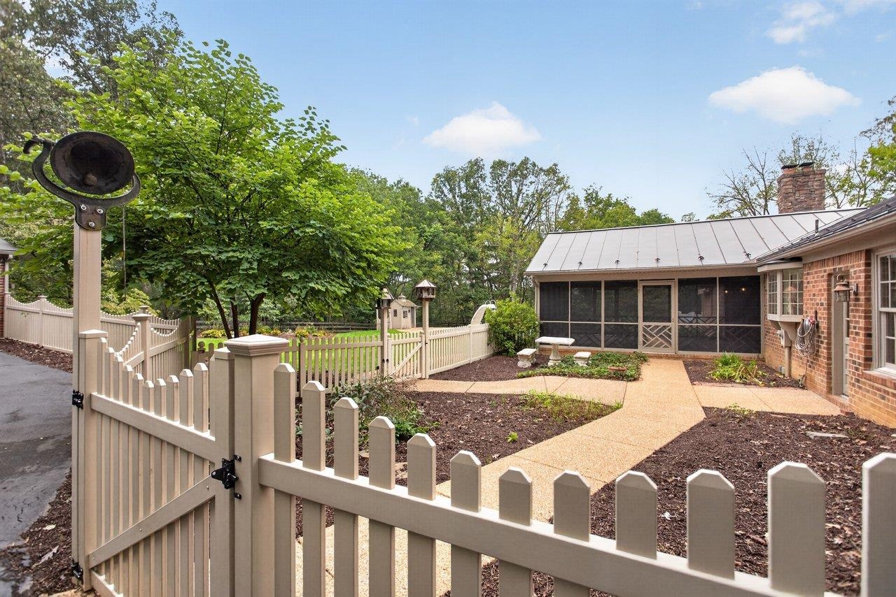 8798 CENTERVILLE RD, BRIDGEWATER, Virginia 22812, 3 Bedrooms Bedrooms, ,2 BathroomsBathrooms,Residential,8798 CENTERVILLE RD,682314 MLS # 682314 8798 CENTERVILLE RD, BRIDGEWATER, Virginia 22812, 3 Bedrooms Bedrooms, ,2 BathroomsBathrooms,Residential,8798 CENTERVILLE RD,682314 MLS # 682314
