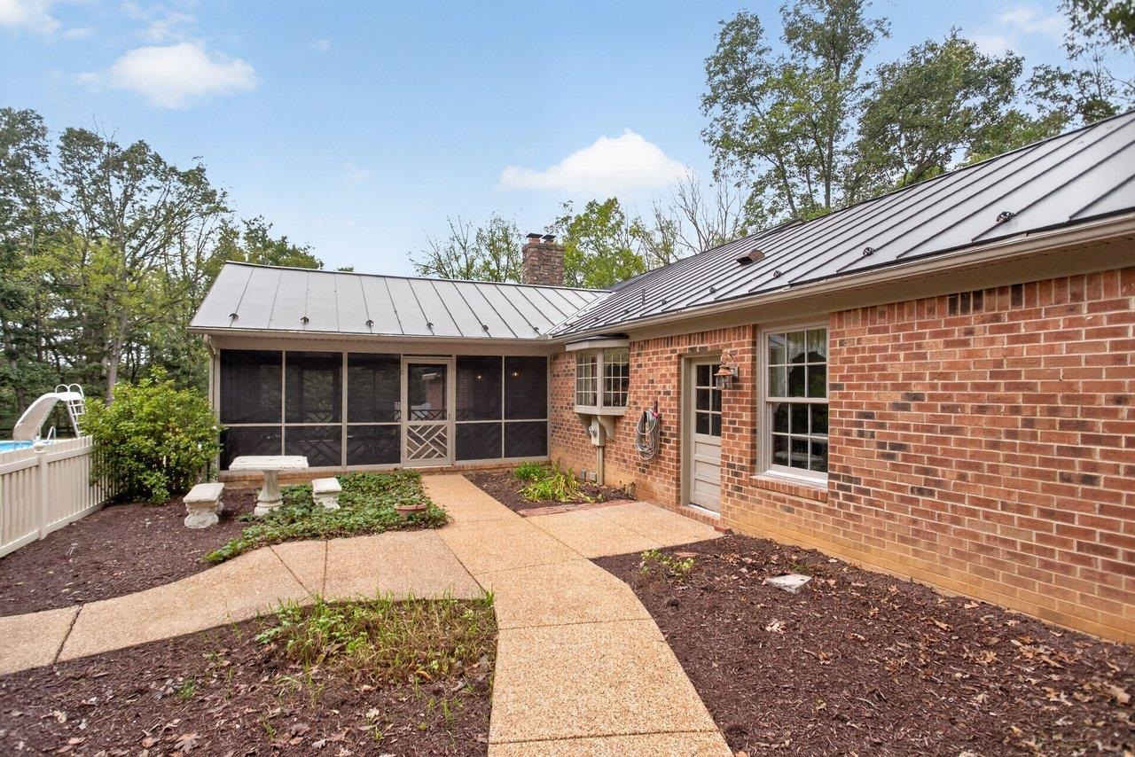 8798 CENTERVILLE RD, BRIDGEWATER, Virginia 22812, 3 Bedrooms Bedrooms, ,2 BathroomsBathrooms,Residential,8798 CENTERVILLE RD,682314 MLS # 682314 8798 CENTERVILLE RD, BRIDGEWATER, Virginia 22812, 3 Bedrooms Bedrooms, ,2 BathroomsBathrooms,Residential,8798 CENTERVILLE RD,682314 MLS # 682314