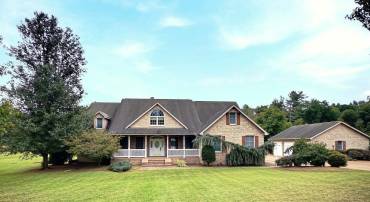 8295 SOUTH EAST SIDE HWY, ELKTON, Virginia 22827, 3 Bedrooms Bedrooms, ,3 BathroomsBathrooms,Residential,8295 S East Side Hwy, Elkton, VA 22827,8295 SOUTH EAST SIDE HWY,682318 MLS # 682318