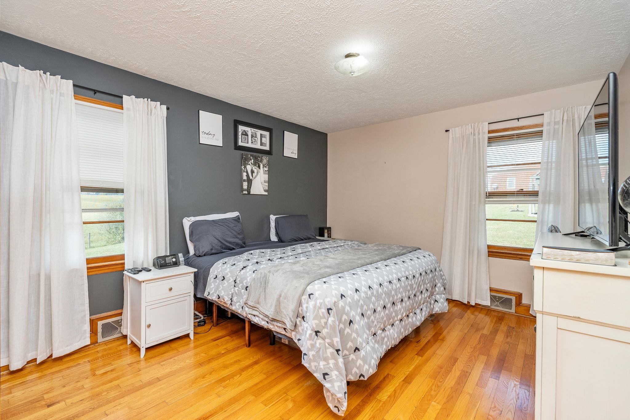 7827 N LEE HWY, RAPHINE, Virginia 24472, 2 Bedrooms Bedrooms, ,1 BathroomBathrooms,Residential,7827 N LEE HWY,681649 MLS # 681649