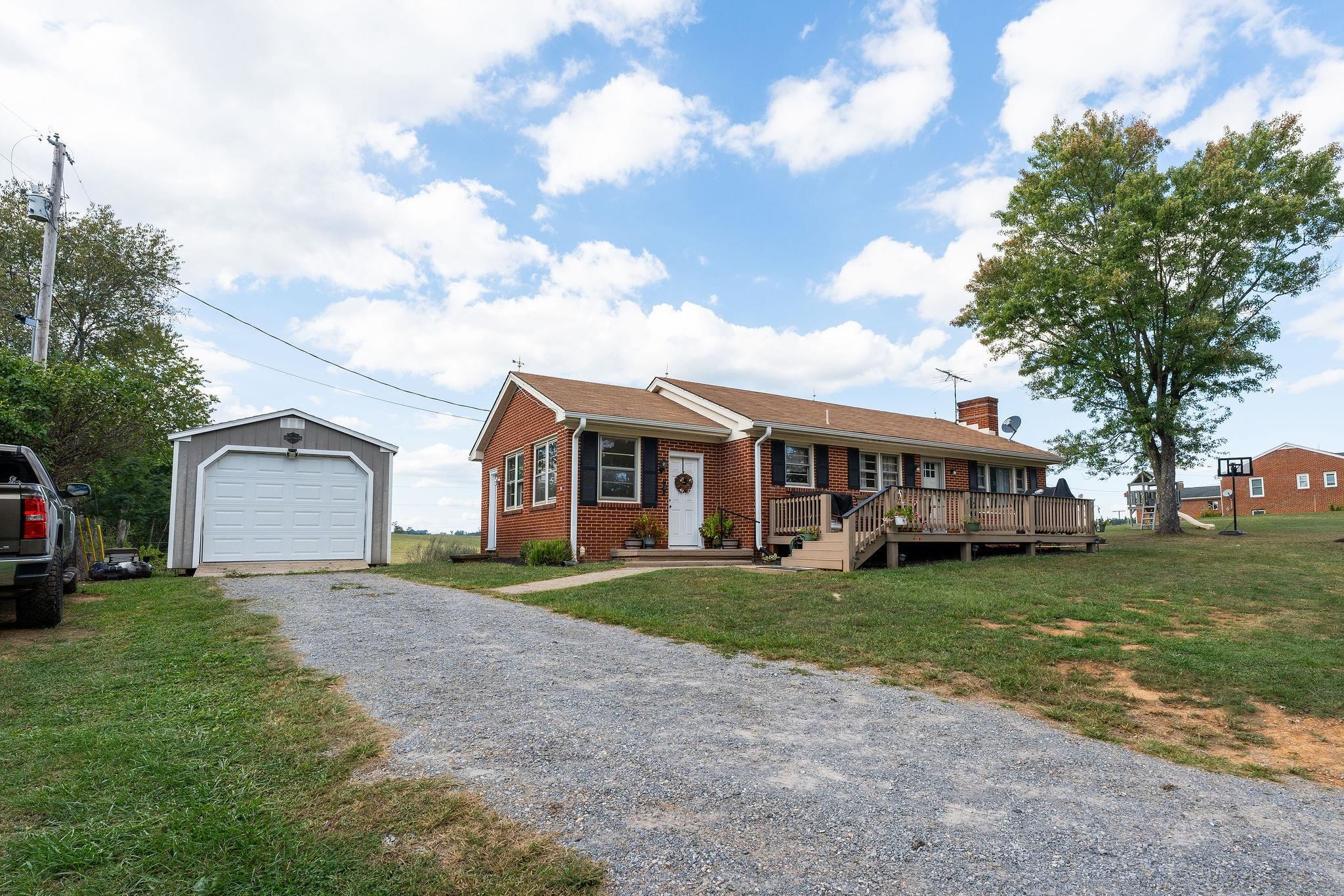7827 N LEE HWY, RAPHINE, Virginia 24472, 2 Bedrooms Bedrooms, ,1 BathroomBathrooms,Residential,7827 N LEE HWY,681649 MLS # 681649