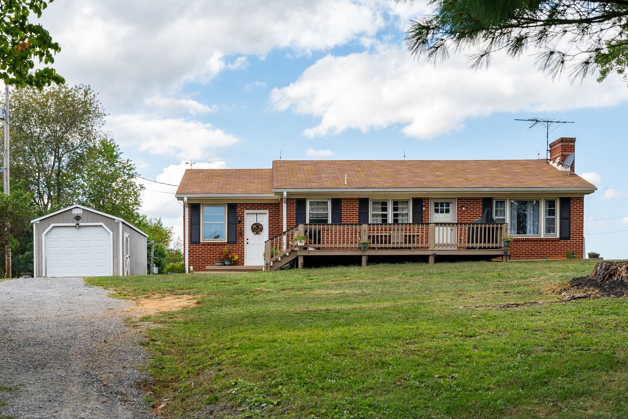 7827 N LEE HWY, RAPHINE, Virginia 24472, 2 Bedrooms Bedrooms, ,1 BathroomBathrooms,Residential,7827 N LEE HWY,681649 MLS # 681649