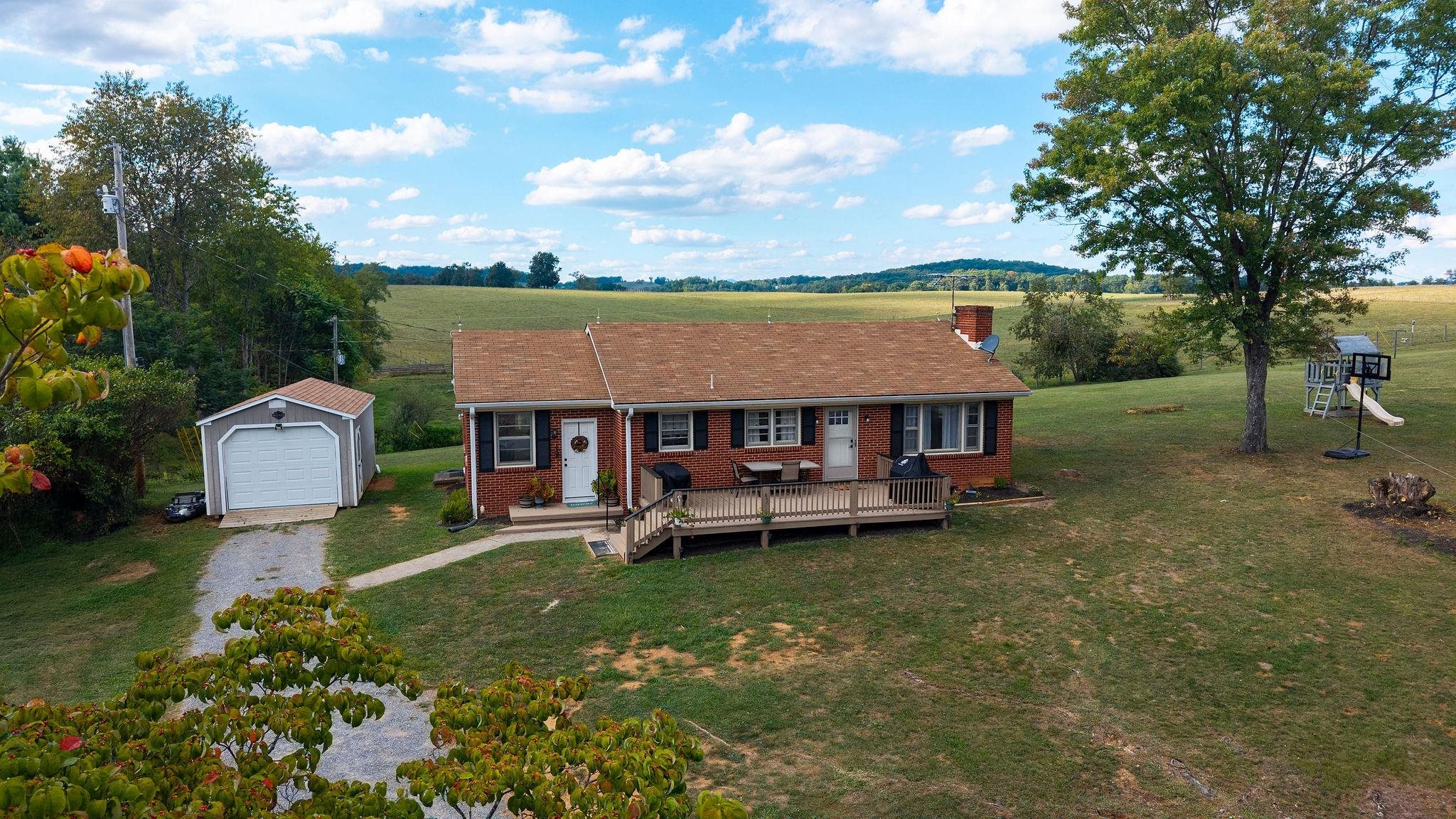 7827 N LEE HWY, RAPHINE, Virginia 24472, 2 Bedrooms Bedrooms, ,1 BathroomBathrooms,Residential,7827 N LEE HWY,681649 MLS # 681649